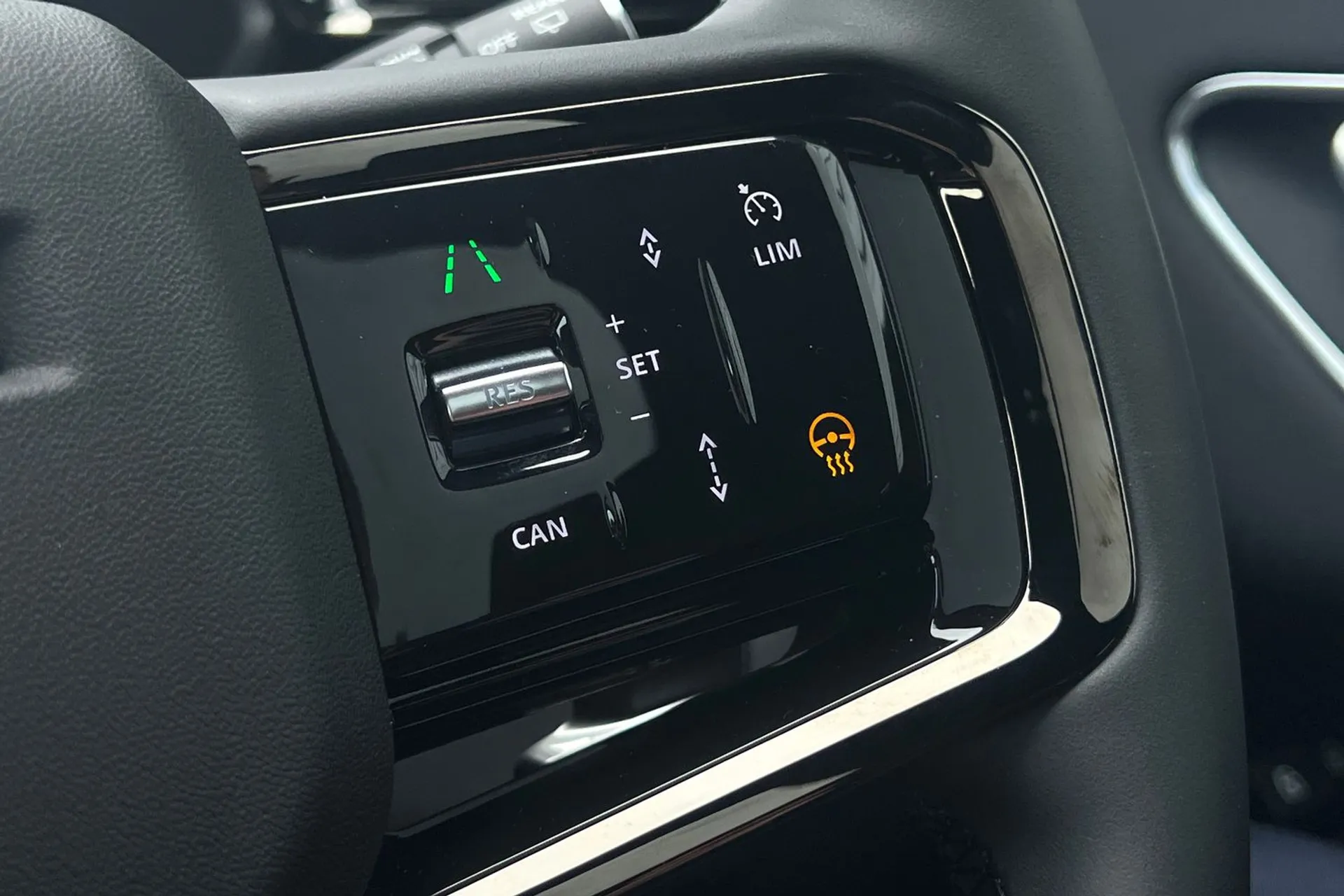 LAND ROVER RANGE ROVER VELAR thumbnail image number 40