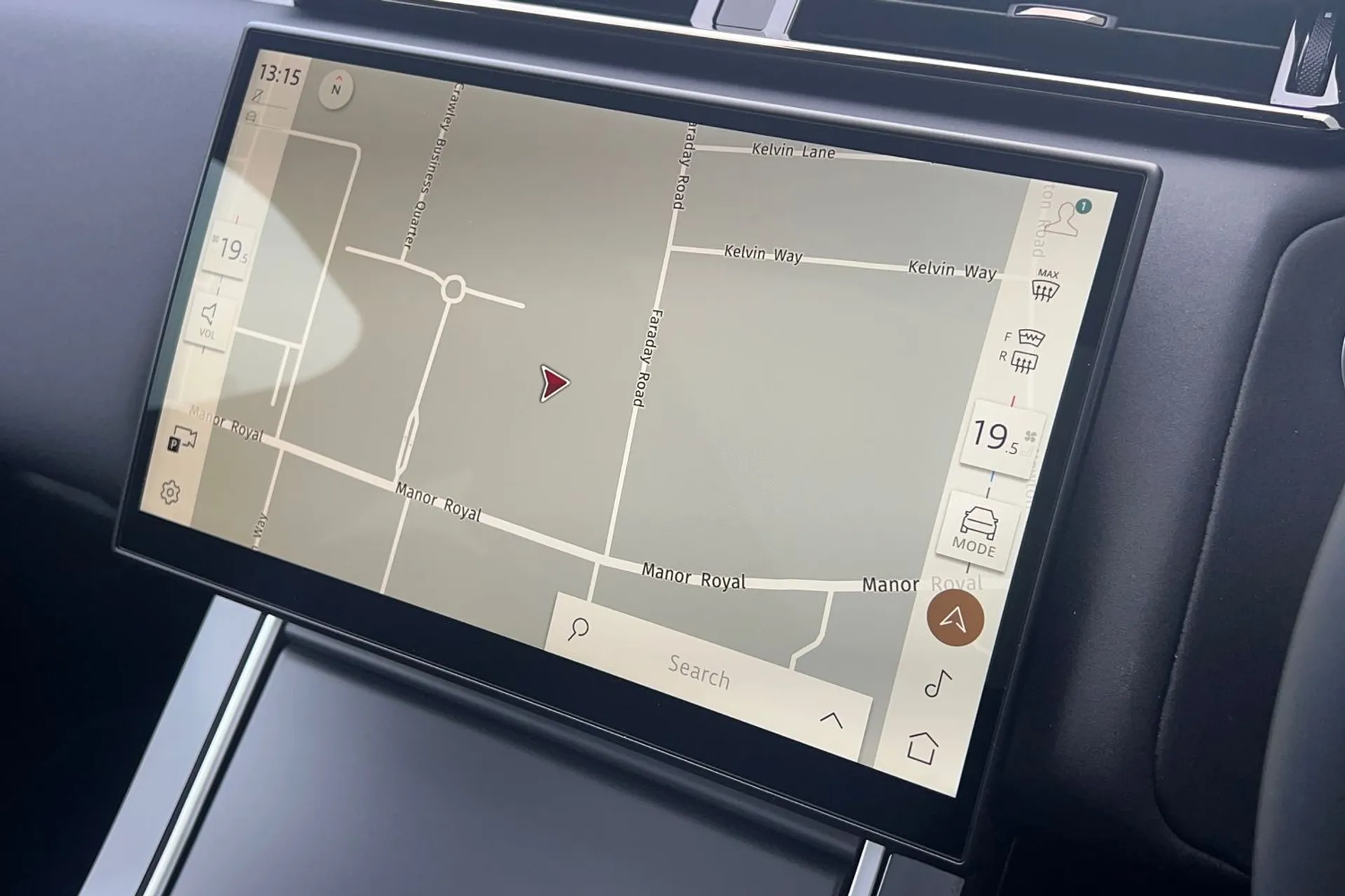 LAND ROVER RANGE ROVER VELAR thumbnail image number 4