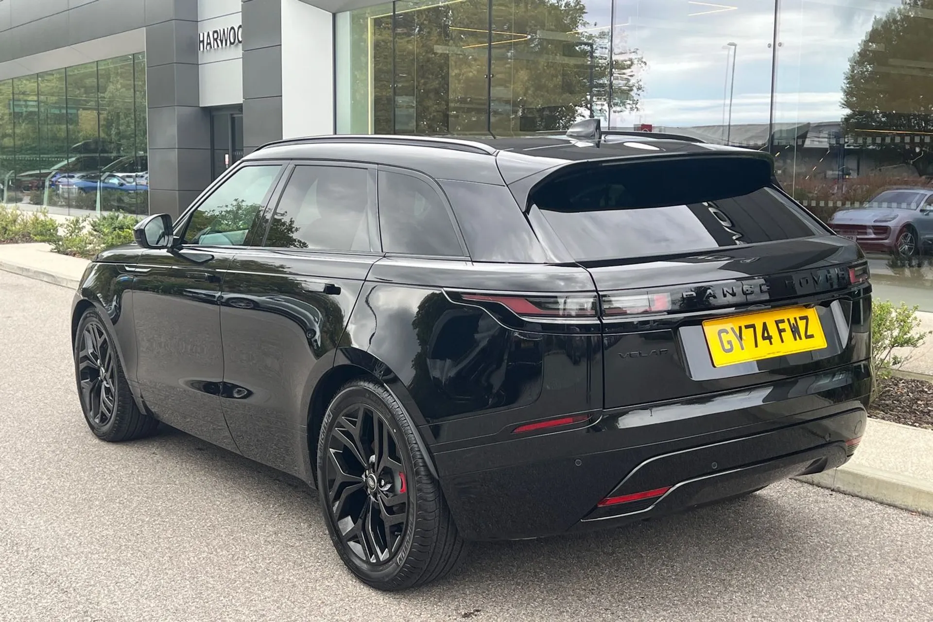 LAND ROVER RANGE ROVER VELAR thumbnail image number 11