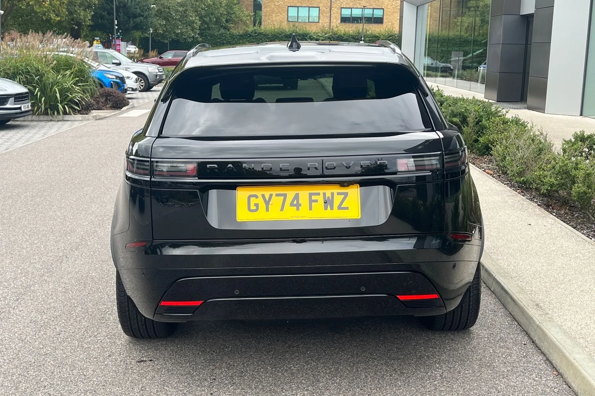 LAND ROVER RANGE ROVER VELAR thumbnail image number 10