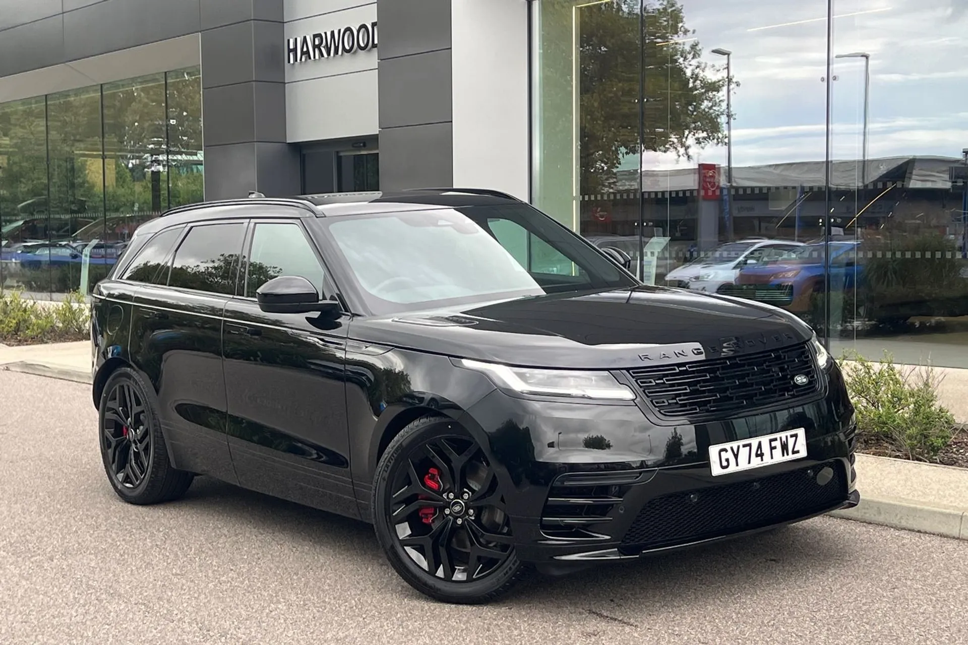 LAND ROVER RANGE ROVER VELAR focused image