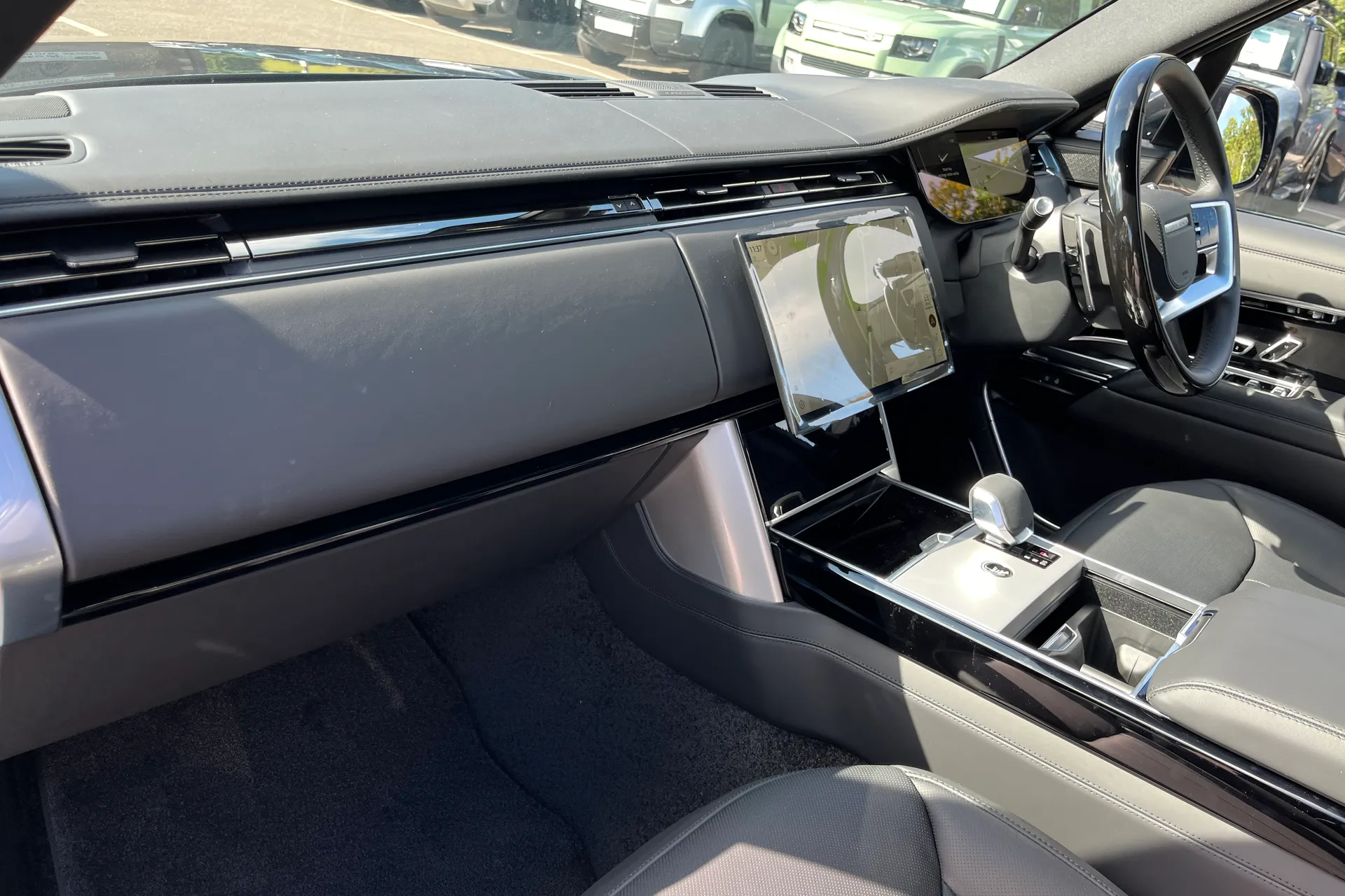 LAND ROVER RANGE ROVER thumbnail image number 18