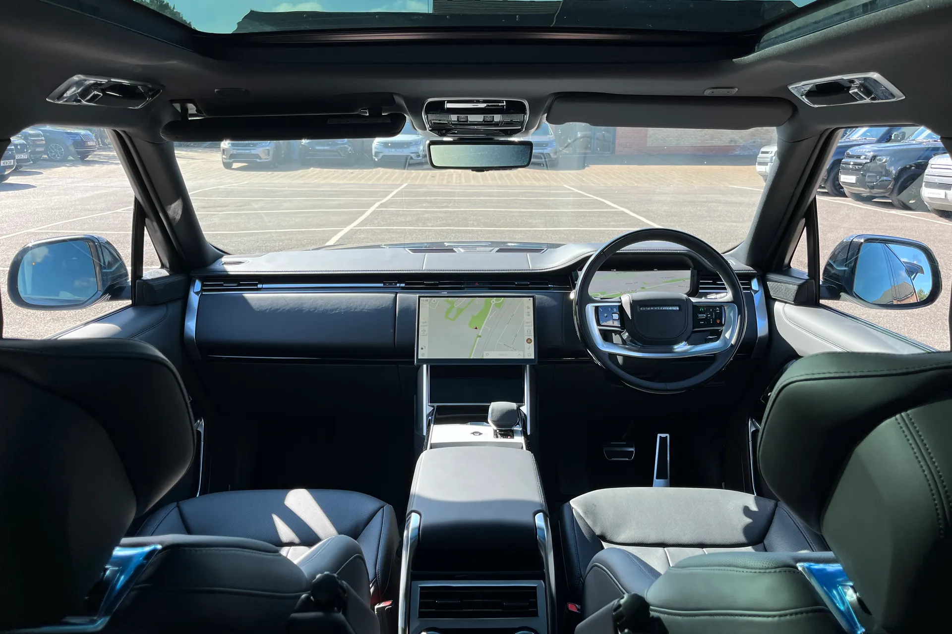 LAND ROVER RANGE ROVER thumbnail image number 3