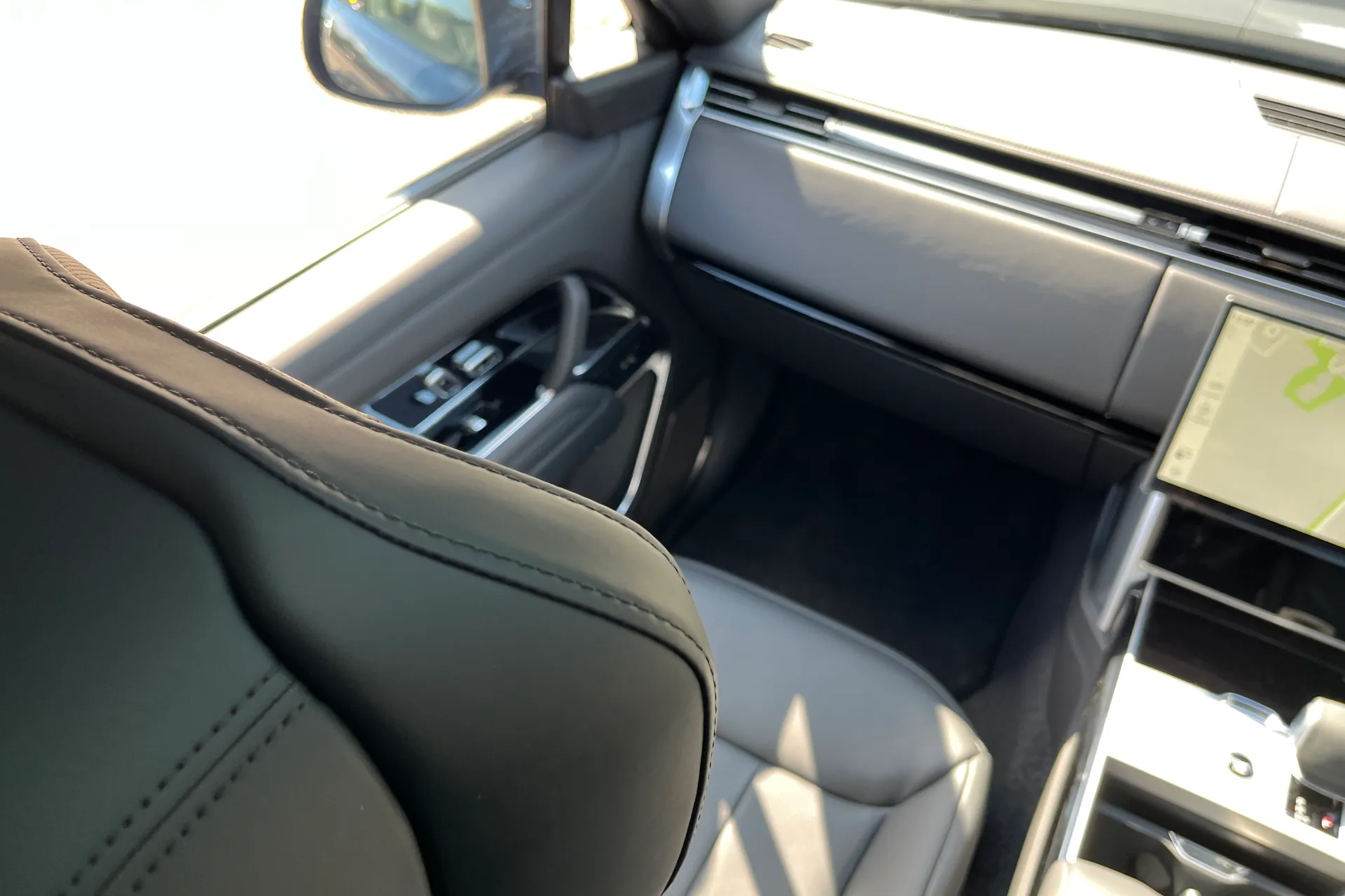 LAND ROVER RANGE ROVER thumbnail image number 12