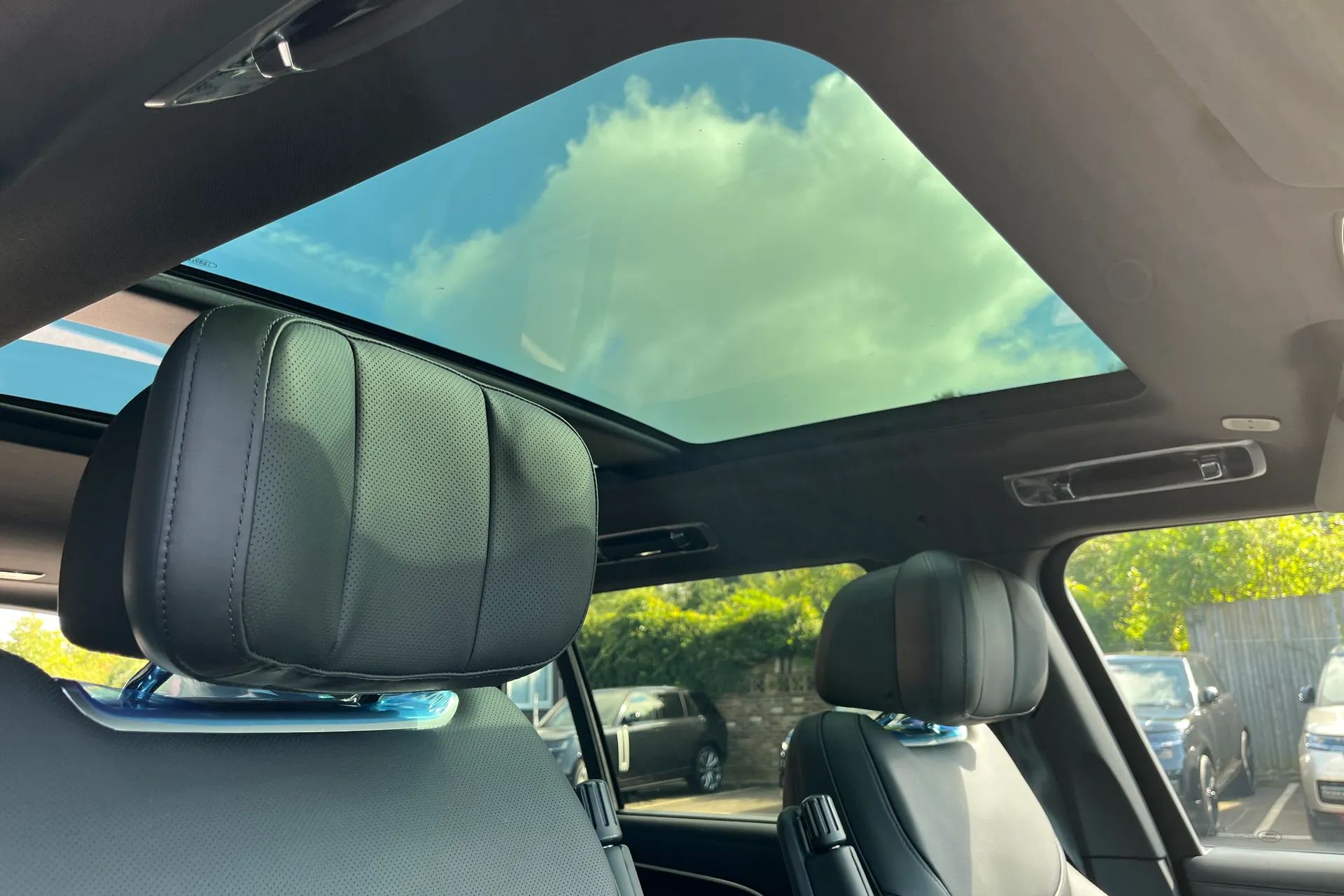 LAND ROVER RANGE ROVER thumbnail image number 14