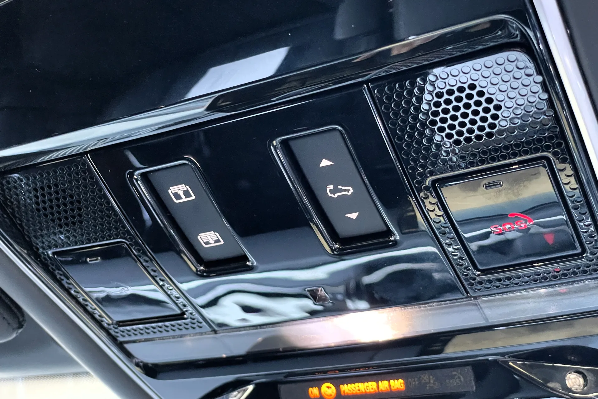 LAND ROVER RANGE ROVER thumbnail image number 29