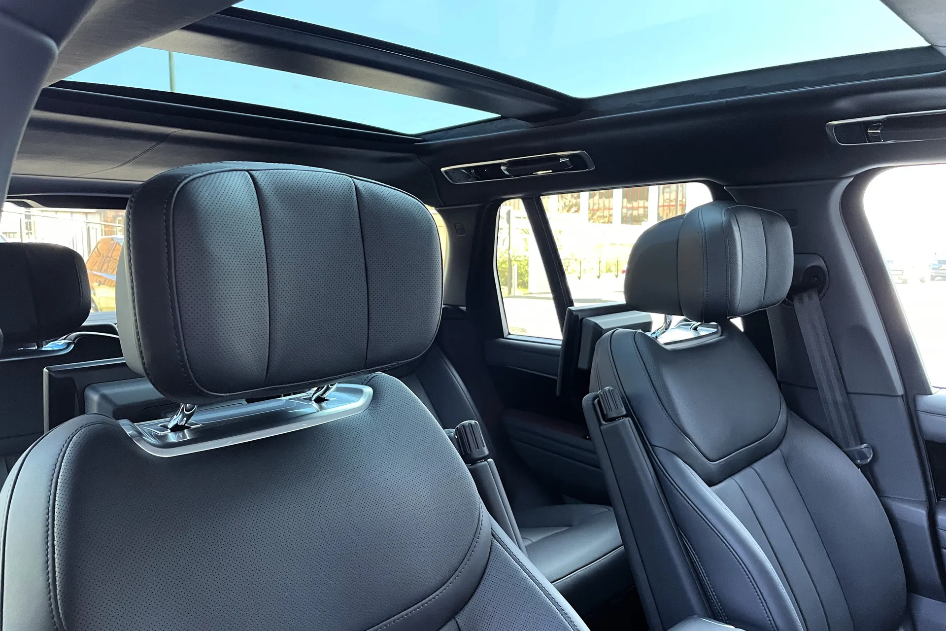 LAND ROVER RANGE ROVER thumbnail image number 66