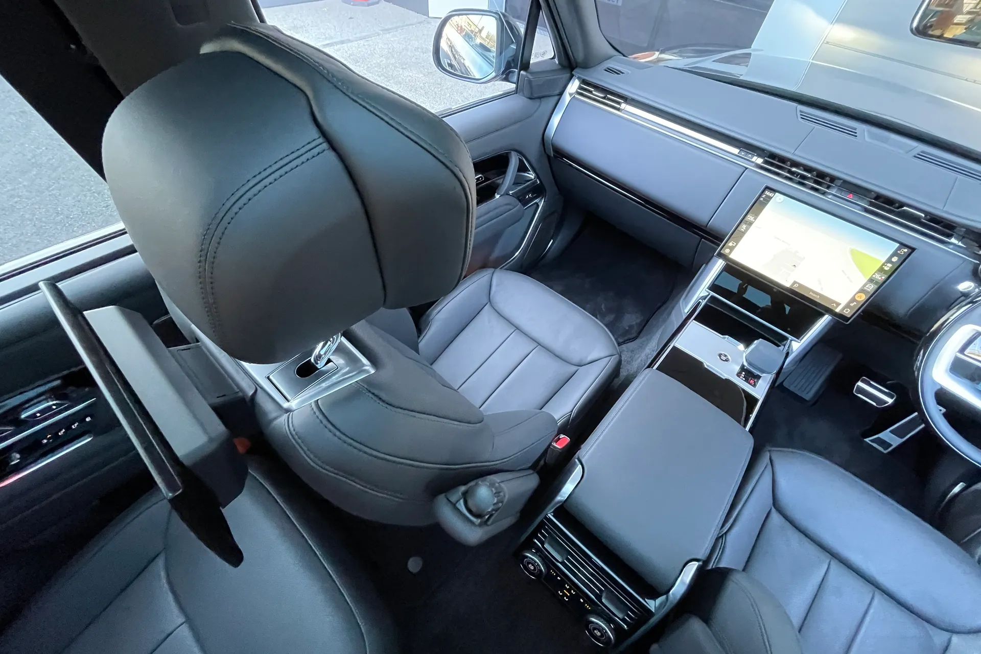 LAND ROVER RANGE ROVER thumbnail image number 51