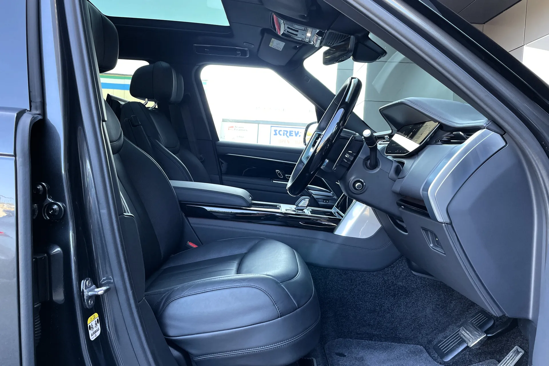 LAND ROVER RANGE ROVER thumbnail image number 35