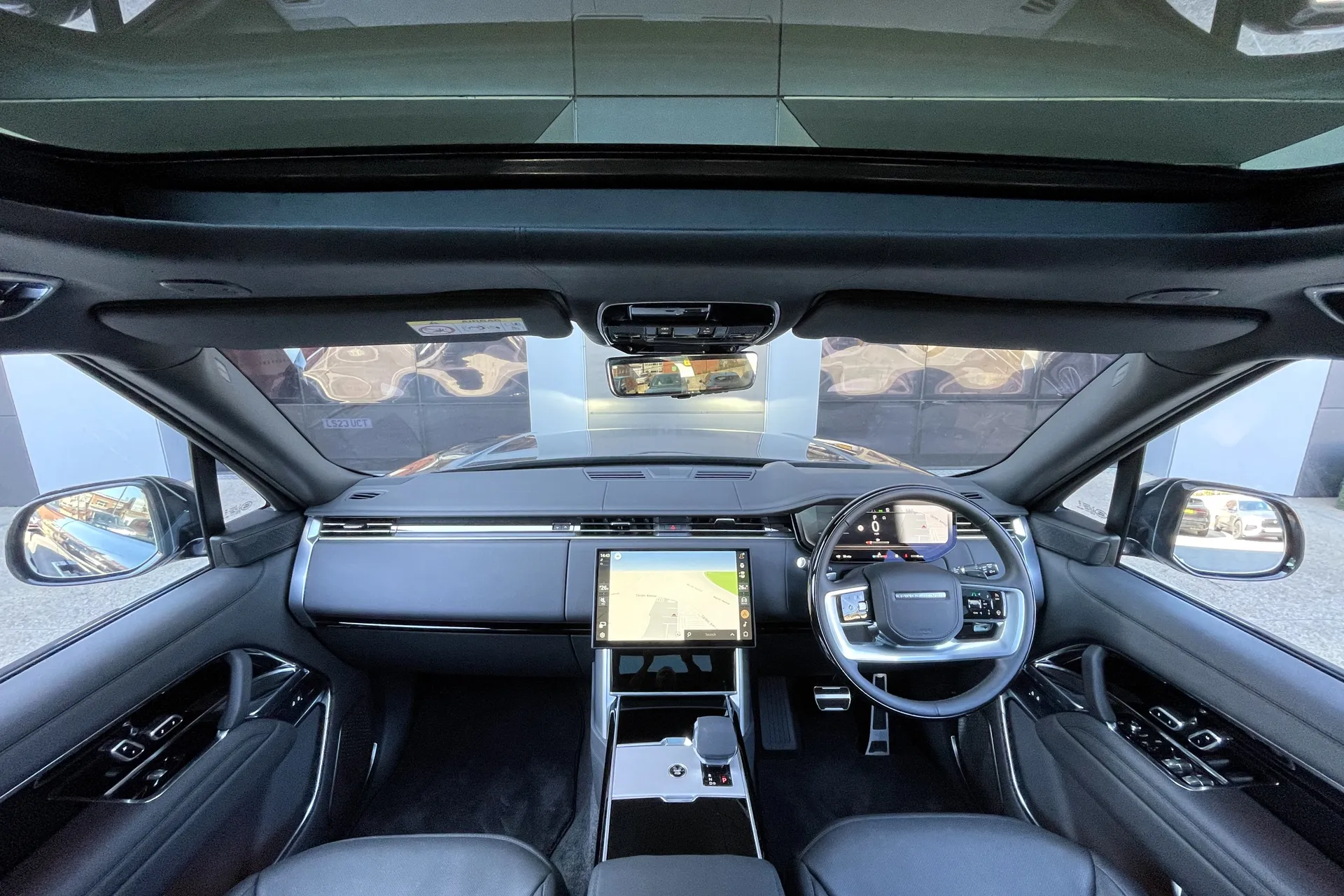 LAND ROVER RANGE ROVER thumbnail image number 3