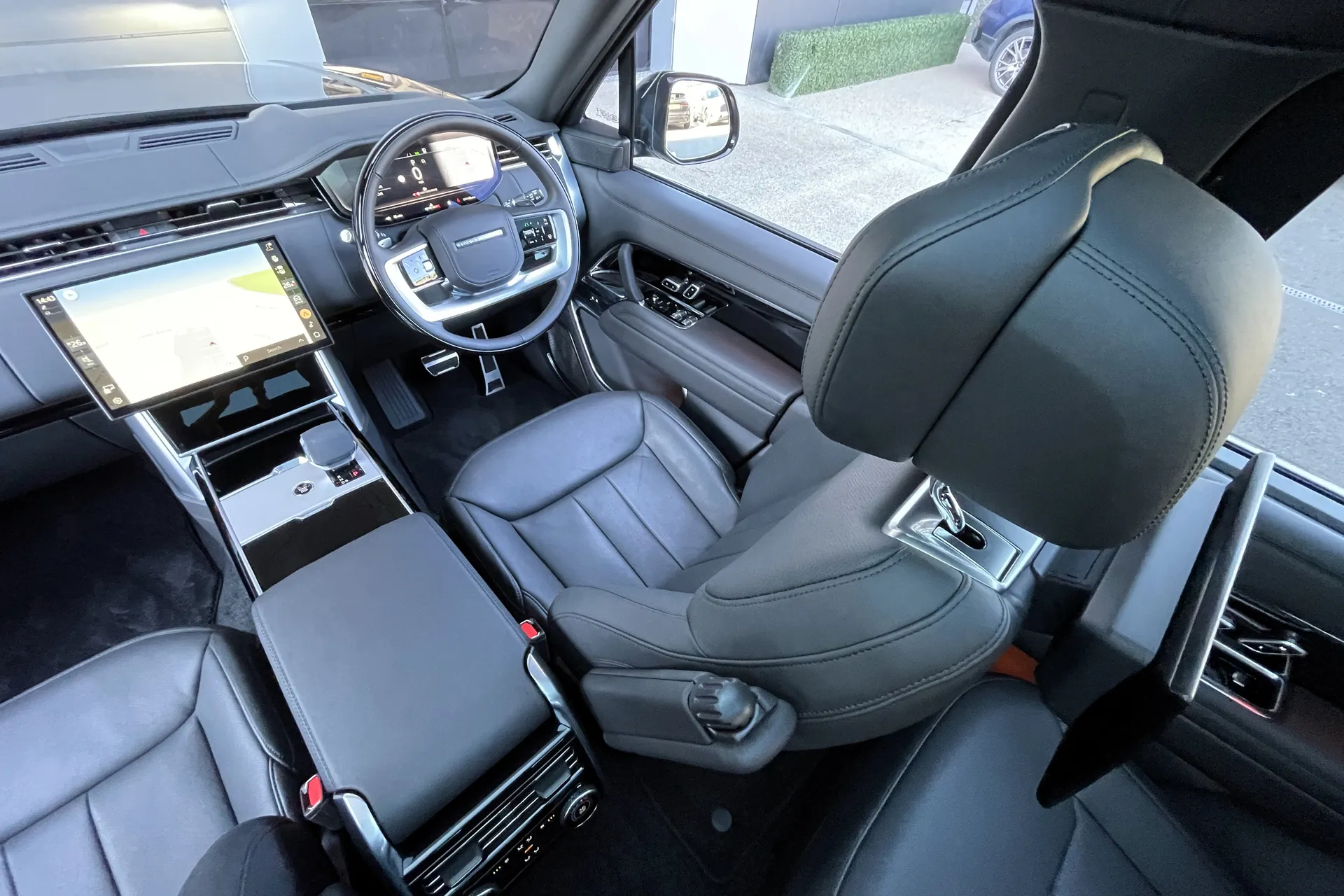 LAND ROVER RANGE ROVER thumbnail image number 45