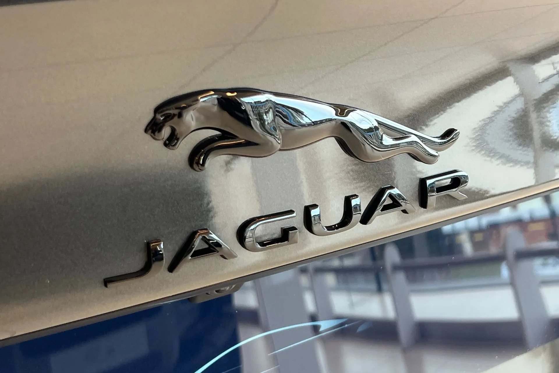 Jaguar XE thumbnail image number 53