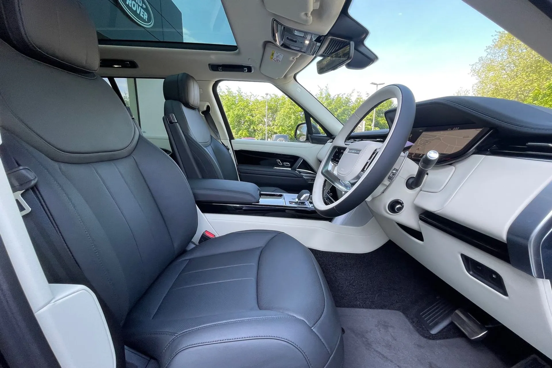 LAND ROVER RANGE ROVER thumbnail image number 9