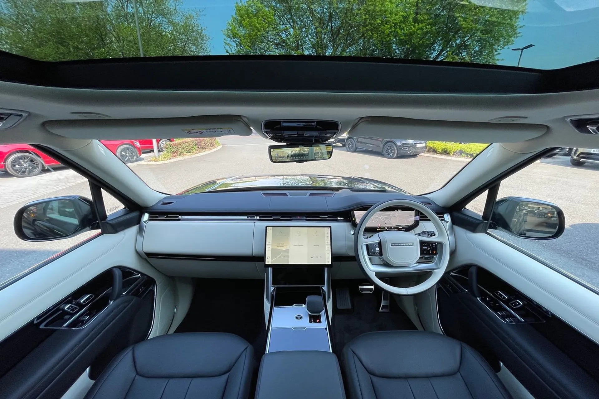 LAND ROVER RANGE ROVER thumbnail image number 3