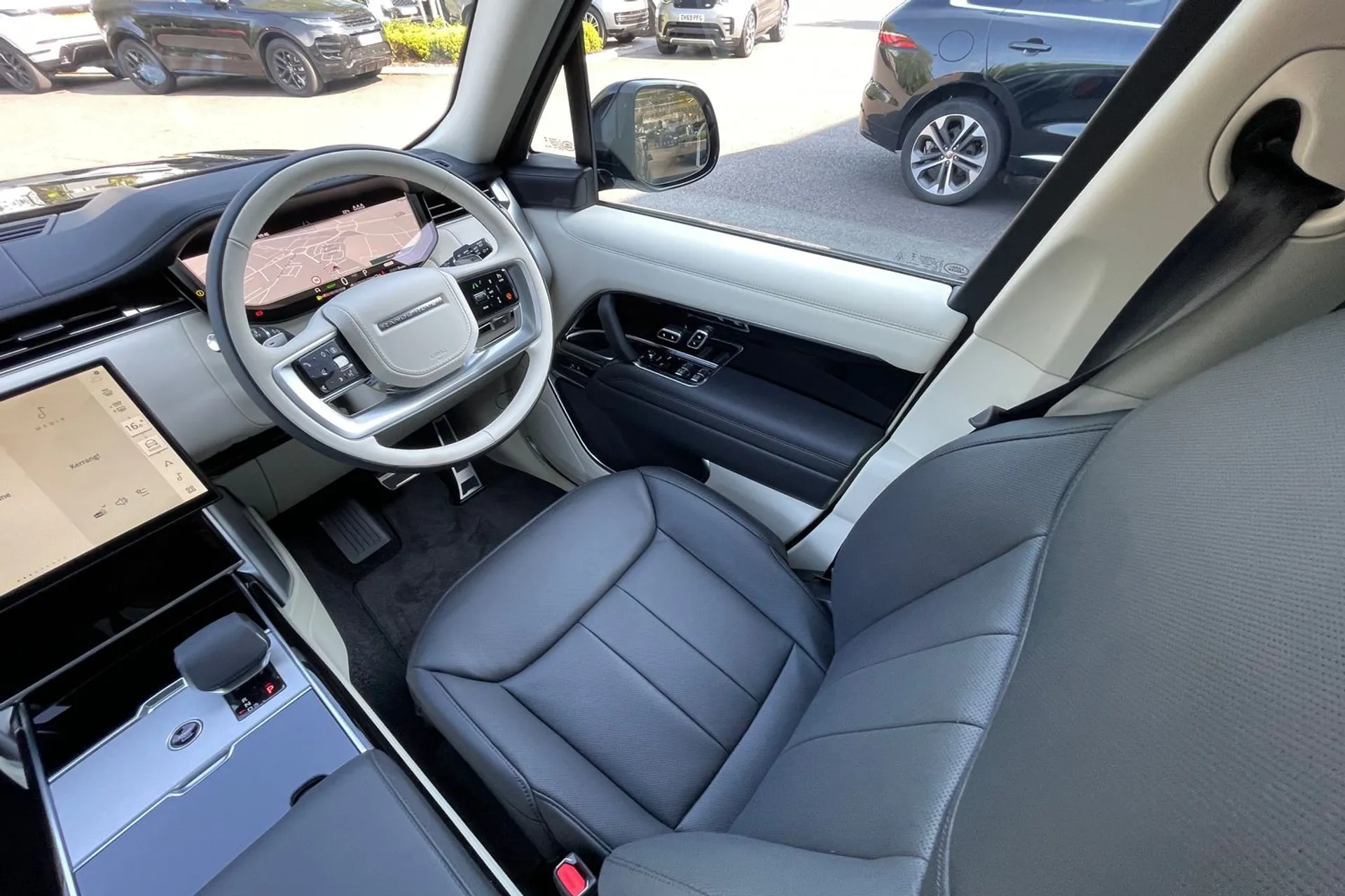LAND ROVER RANGE ROVER thumbnail image number 14