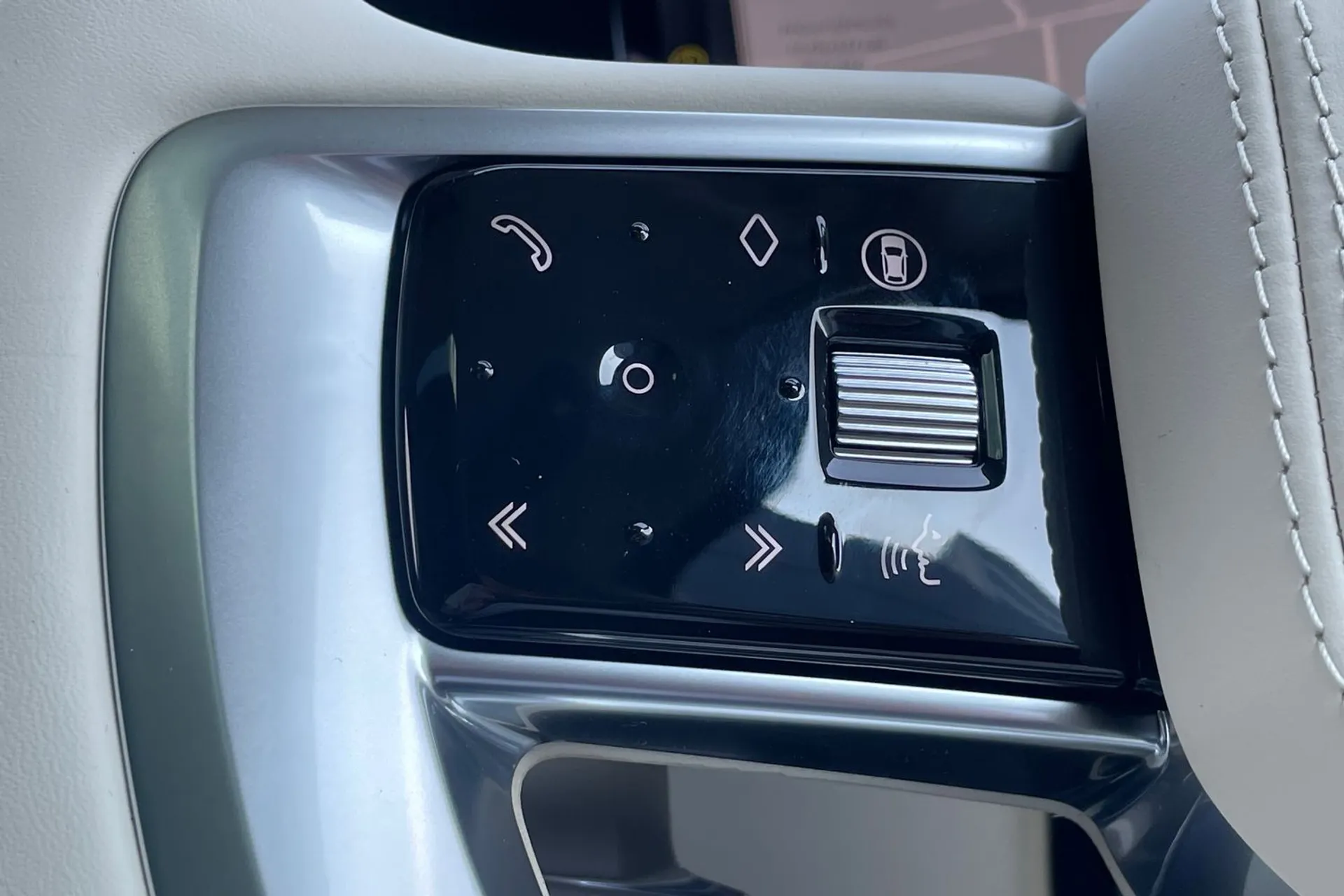 LAND ROVER RANGE ROVER thumbnail image number 25
