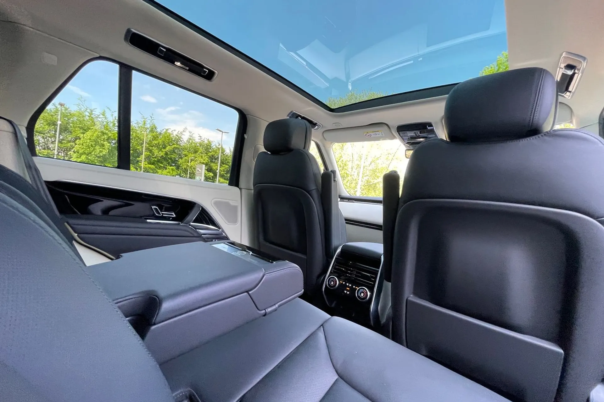 LAND ROVER RANGE ROVER thumbnail image number 47