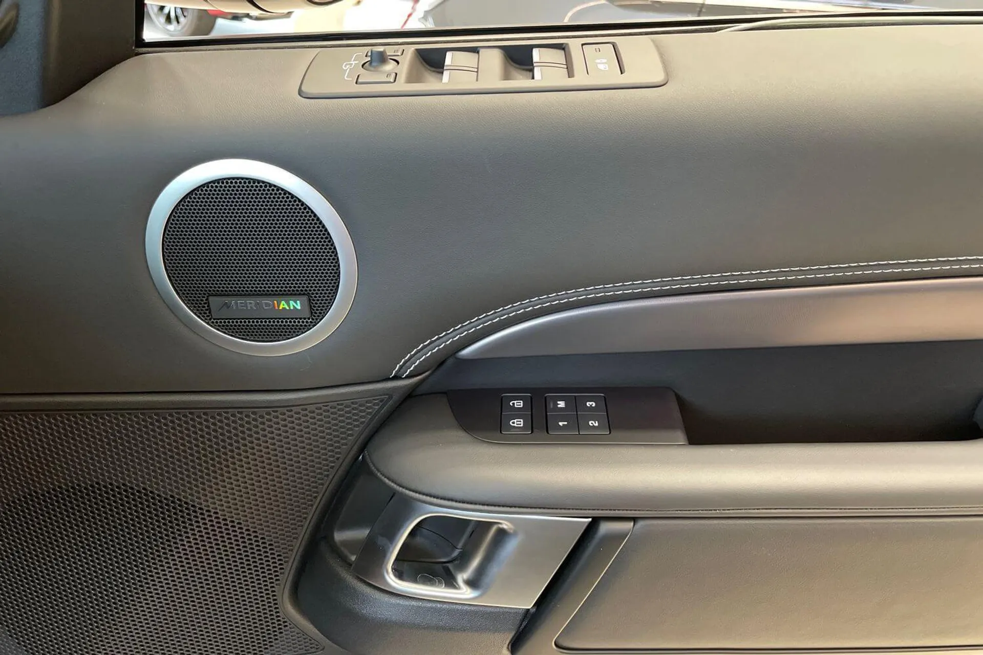 LAND ROVER DISCOVERY thumbnail image number 39