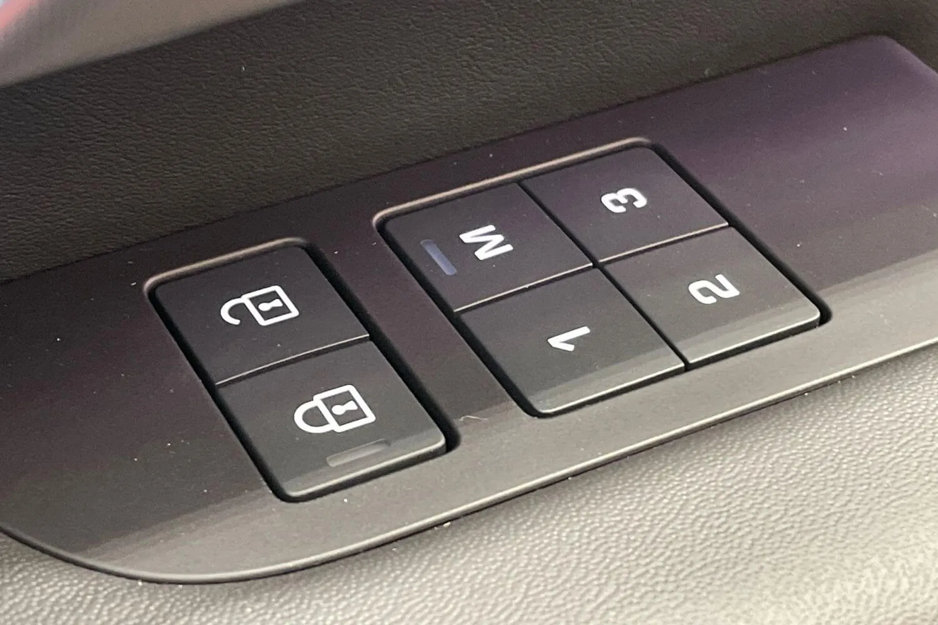 LAND ROVER DISCOVERY thumbnail image number 40