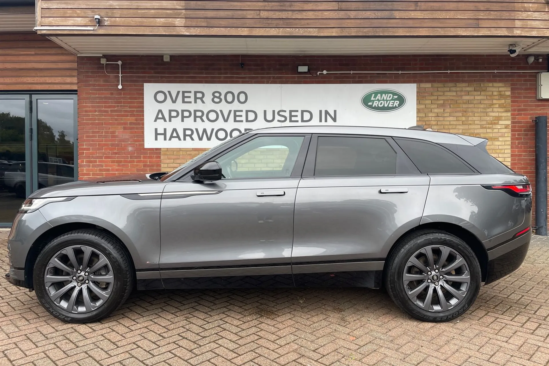 LAND ROVER RANGE ROVER VELAR thumbnail image number 17