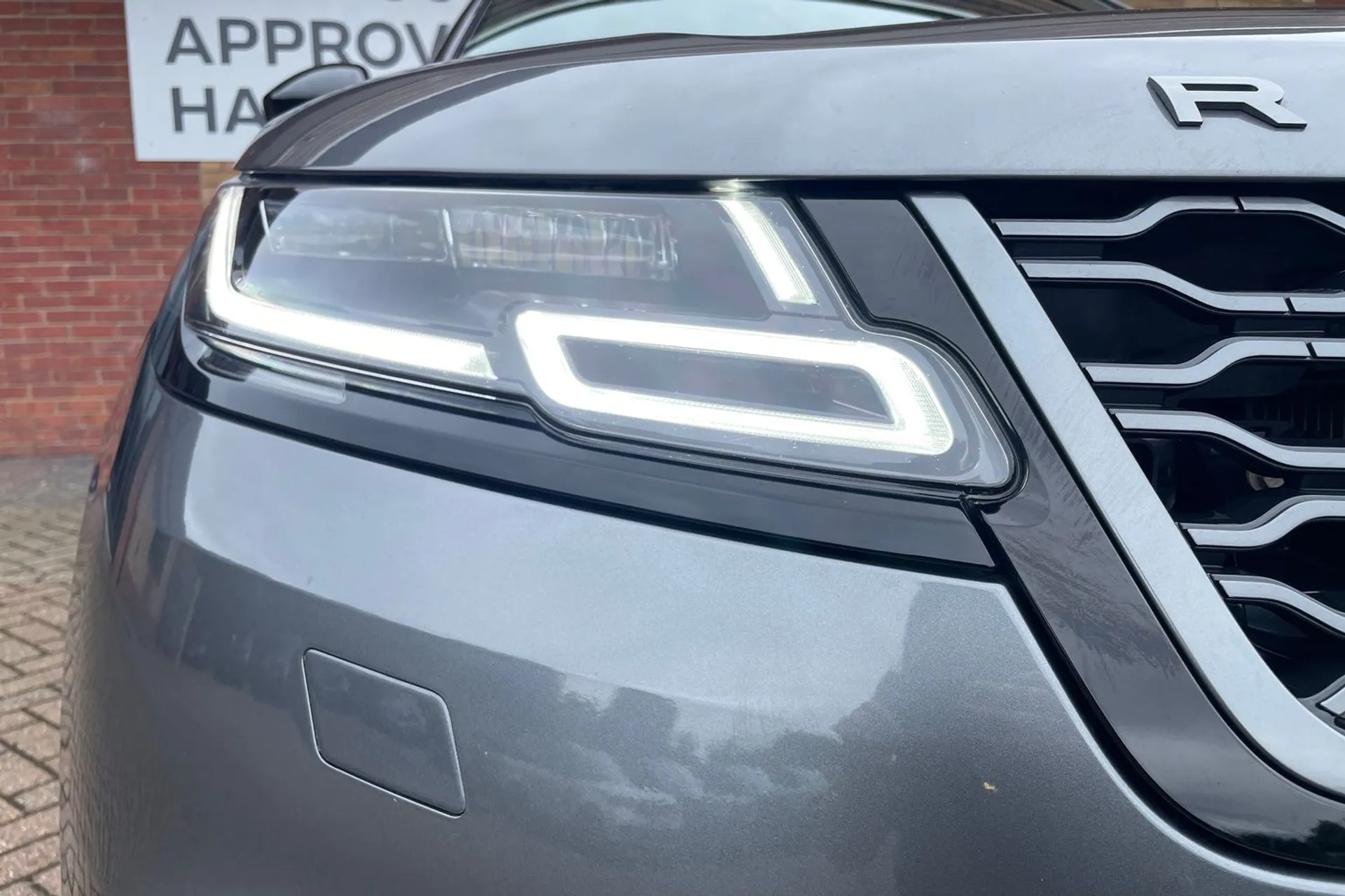 LAND ROVER RANGE ROVER VELAR thumbnail image number 15