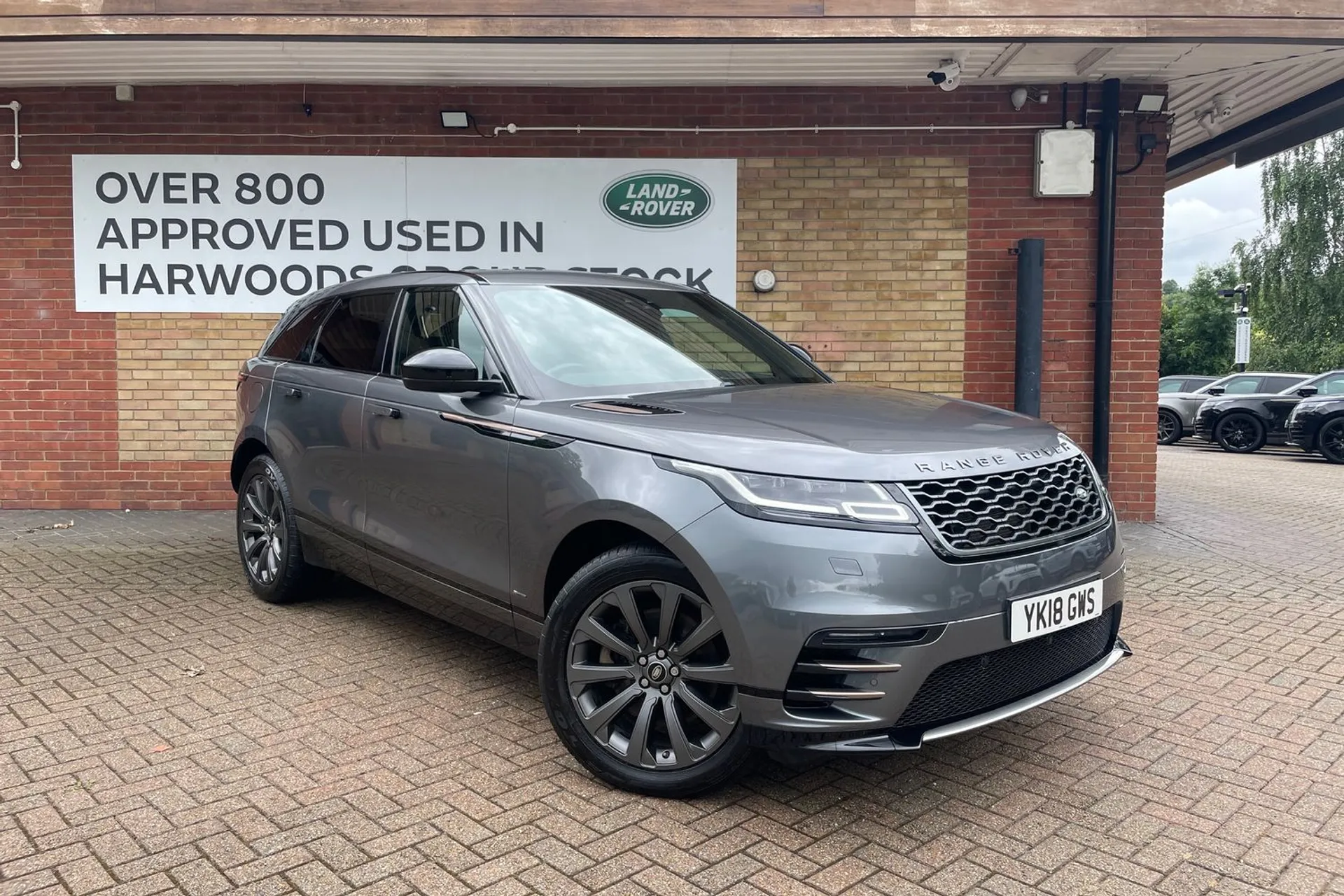 LAND ROVER RANGE ROVER VELAR focused image