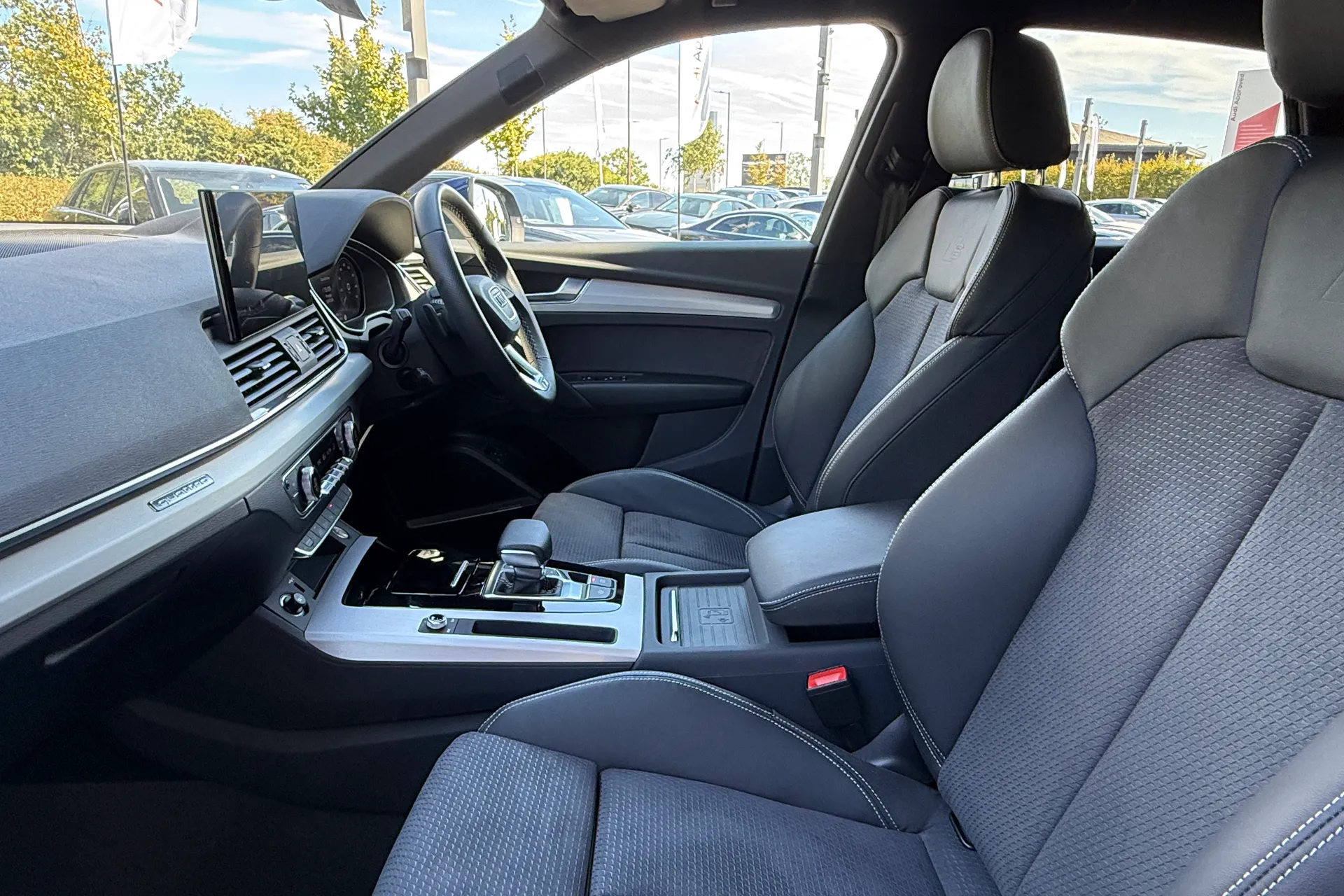 Audi Q5 thumbnail image number 44