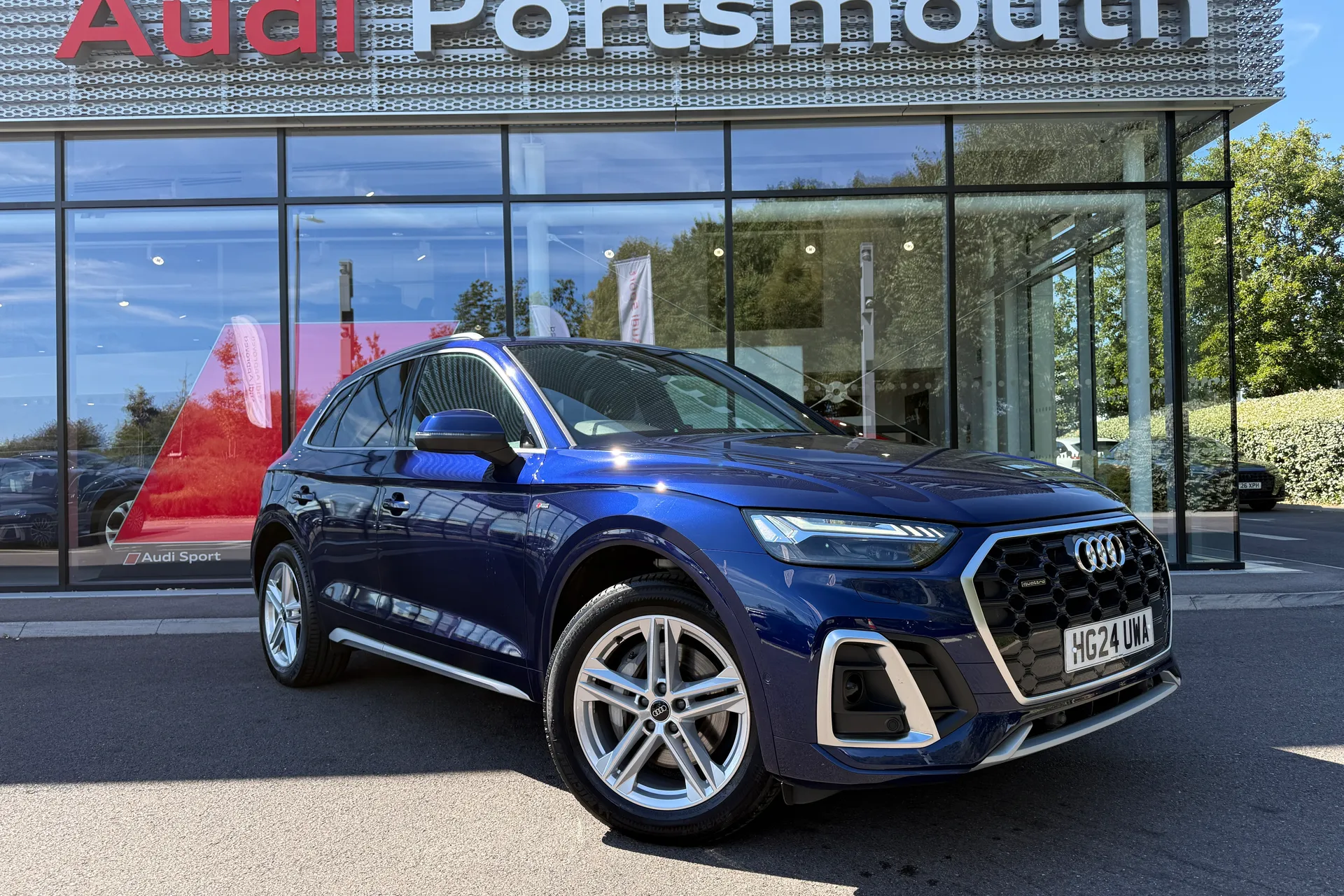 Audi Q5 focused image