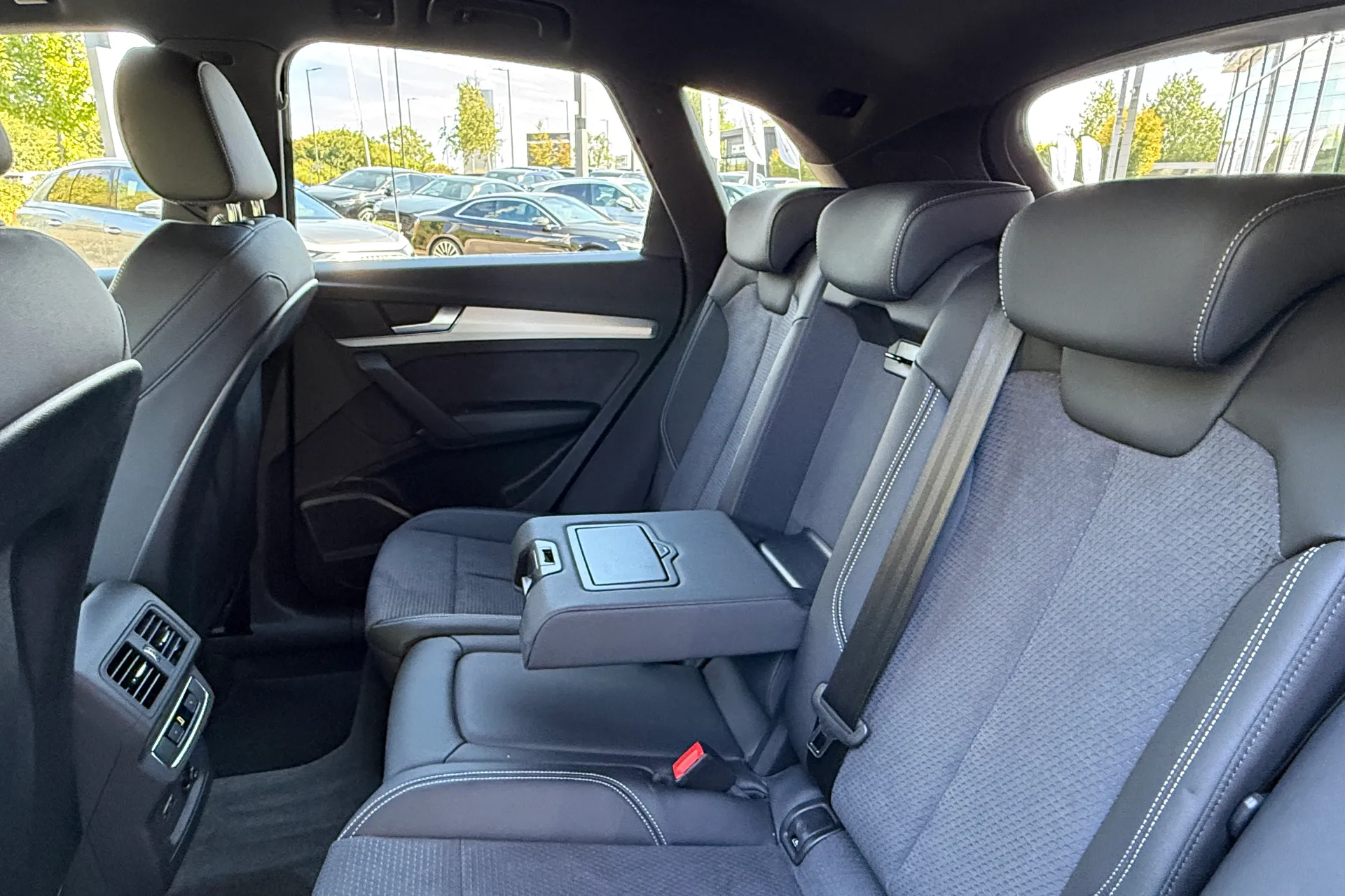 Audi Q5 thumbnail image number 47