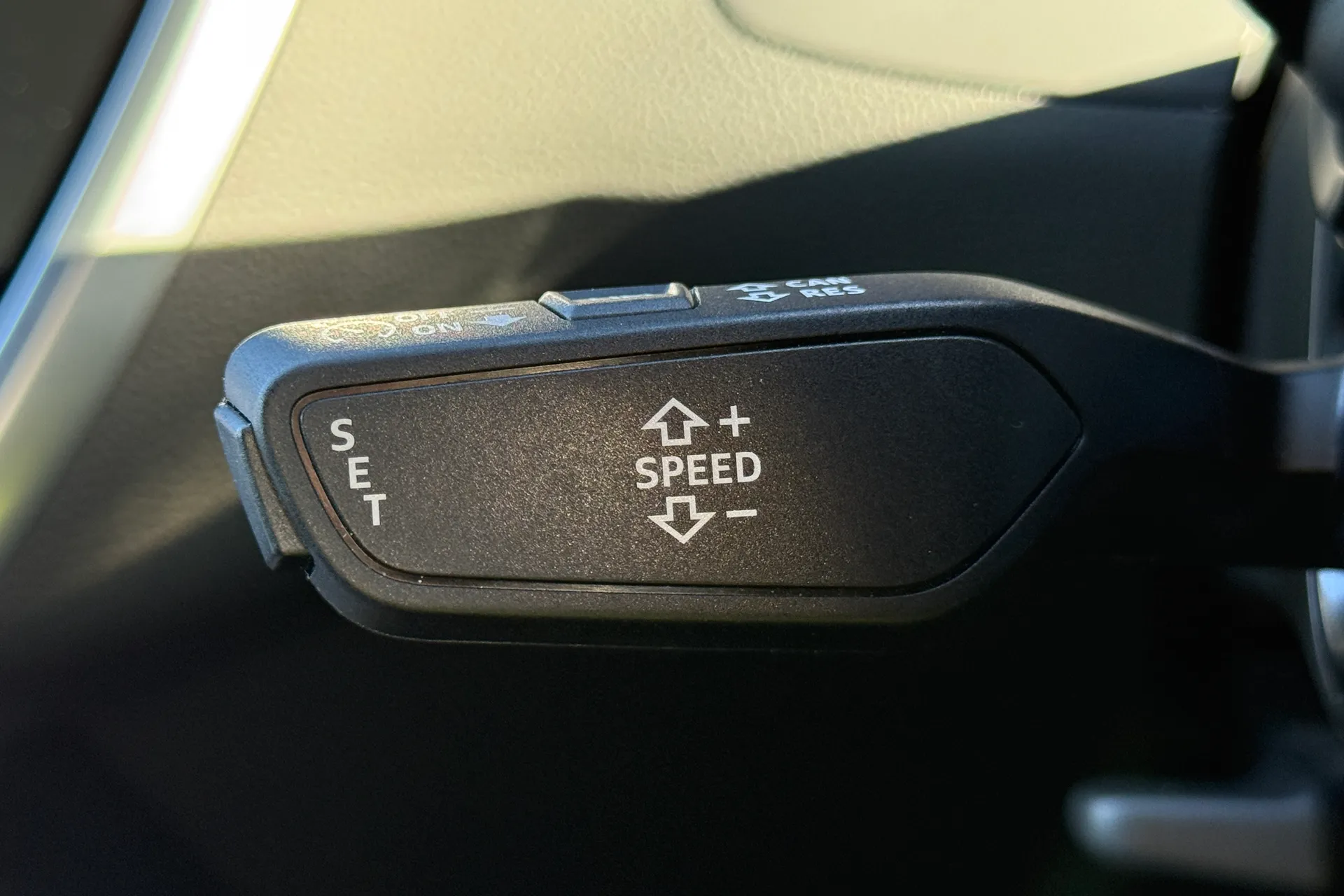 Audi A6 thumbnail image number 23