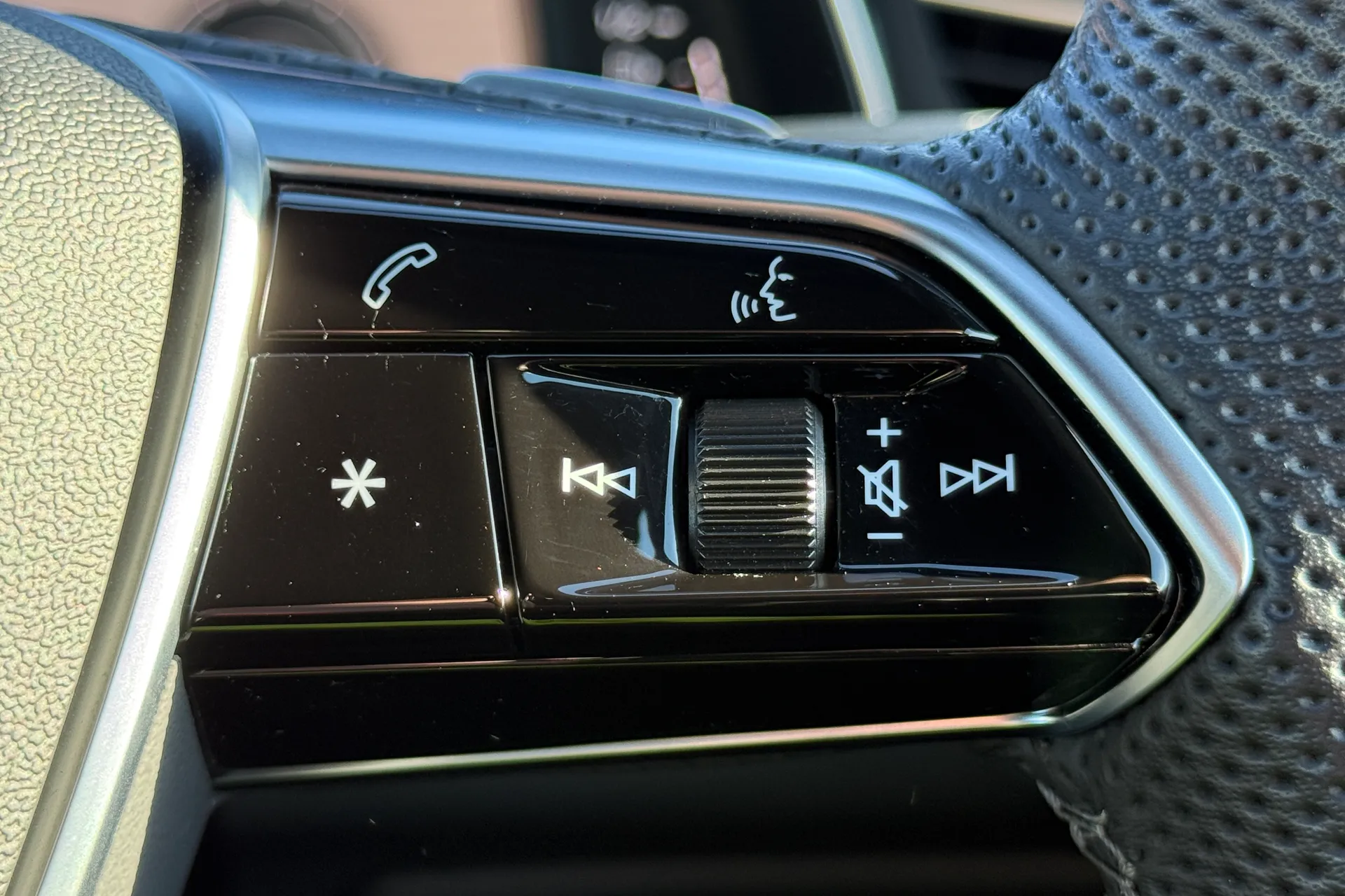 Audi A6 thumbnail image number 28