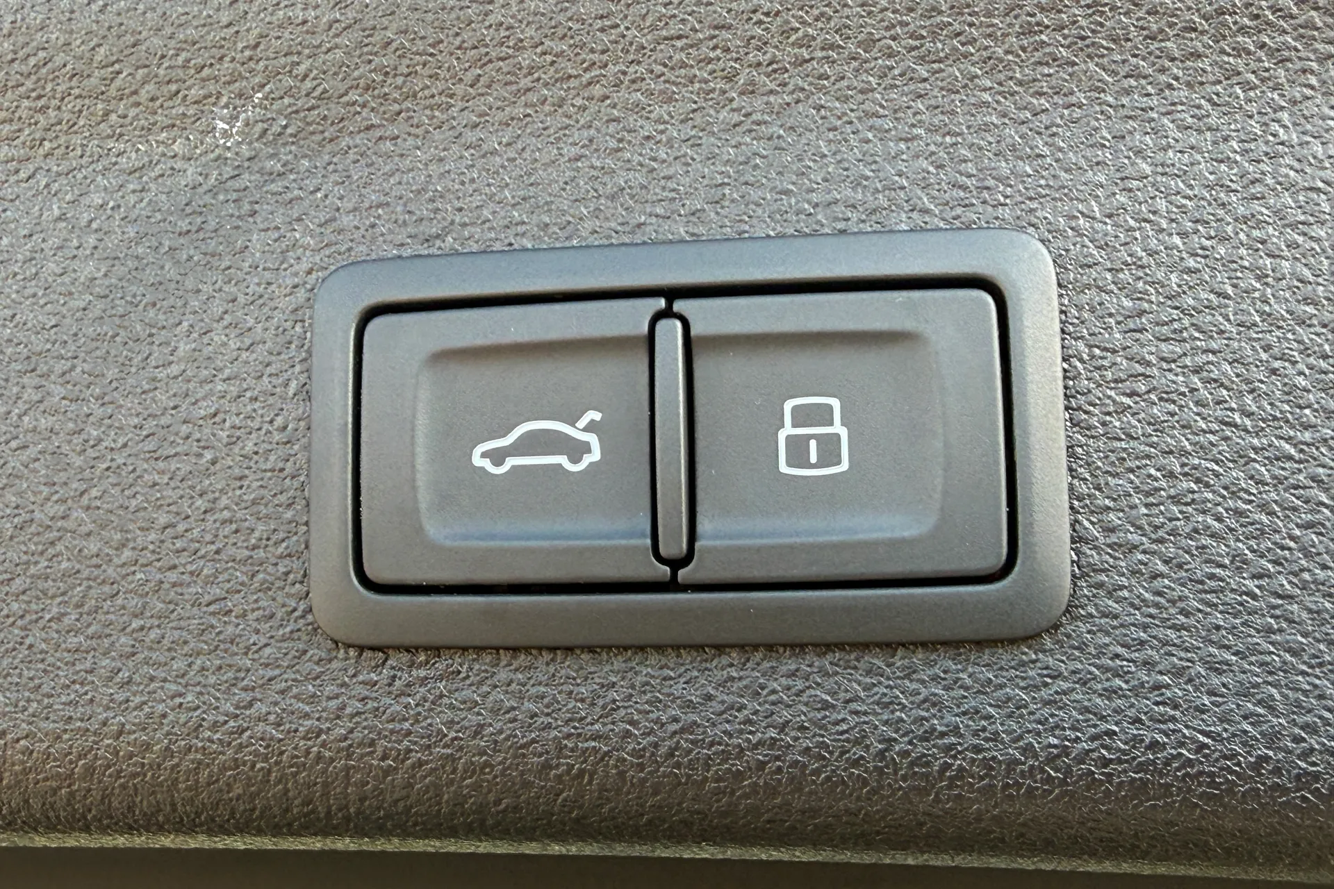 Audi A6 thumbnail image number 46