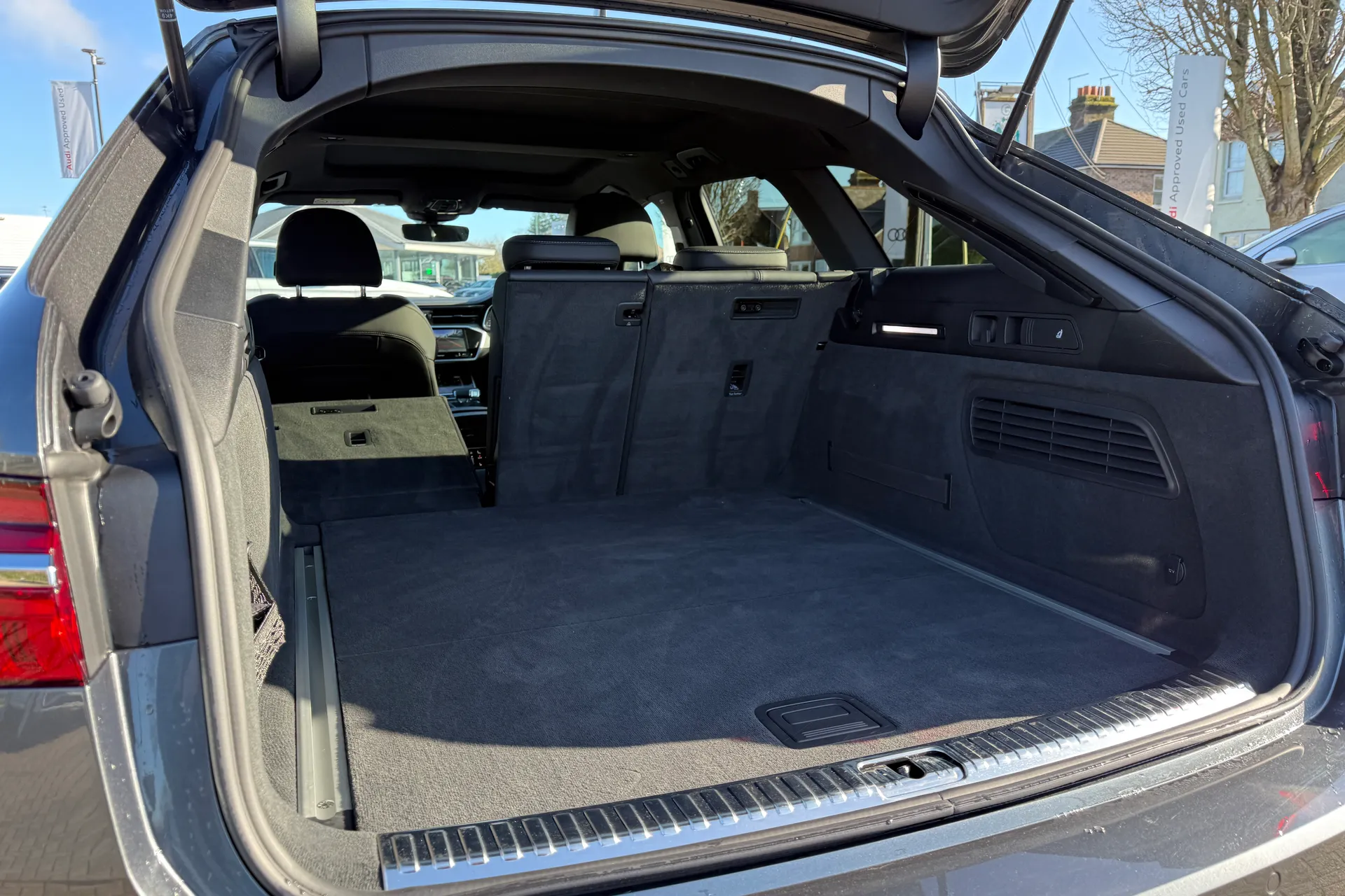 Audi A6 thumbnail image number 45