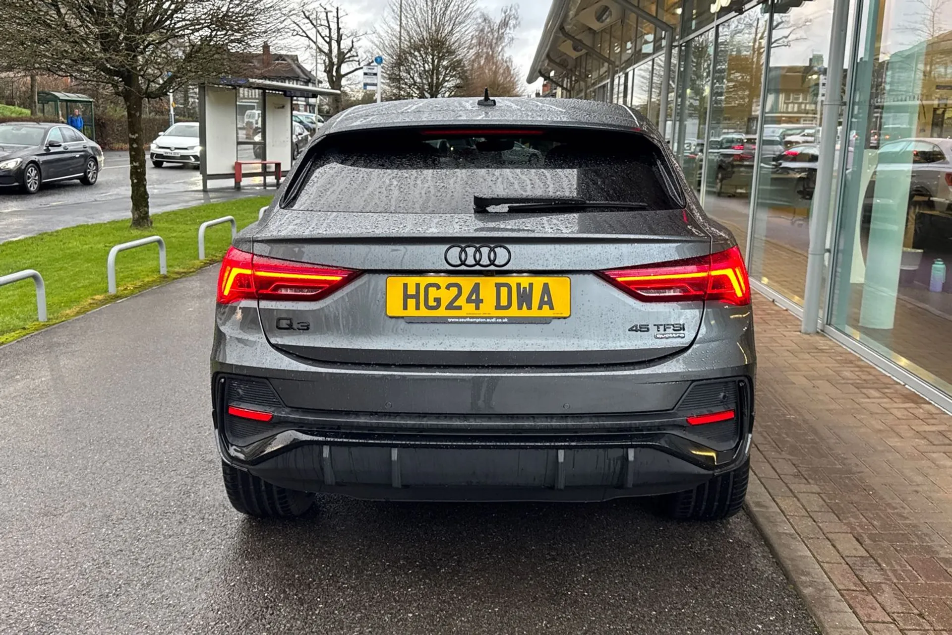 Audi Q3 thumbnail image number 6