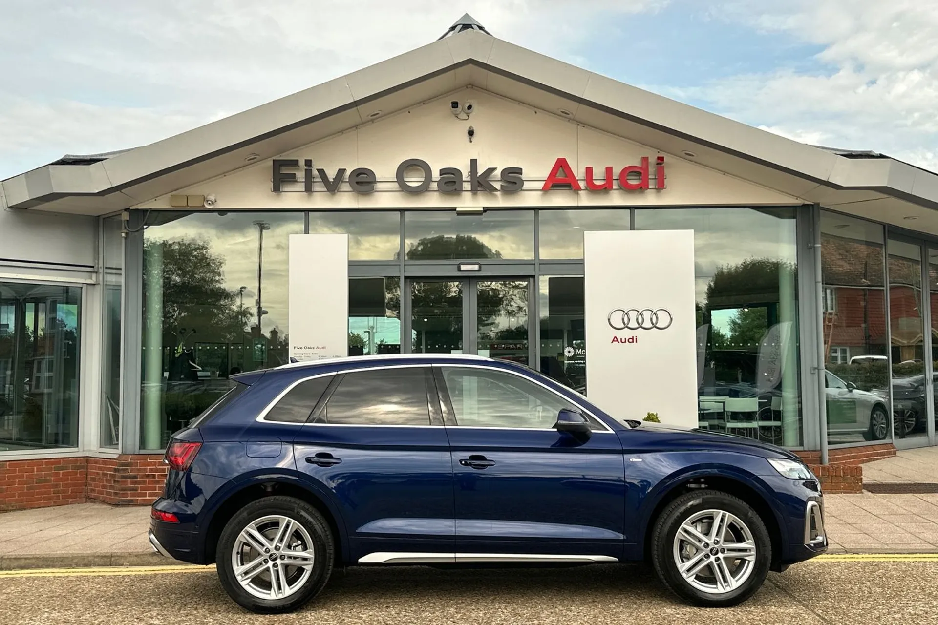 Audi Q5 thumbnail image number 2