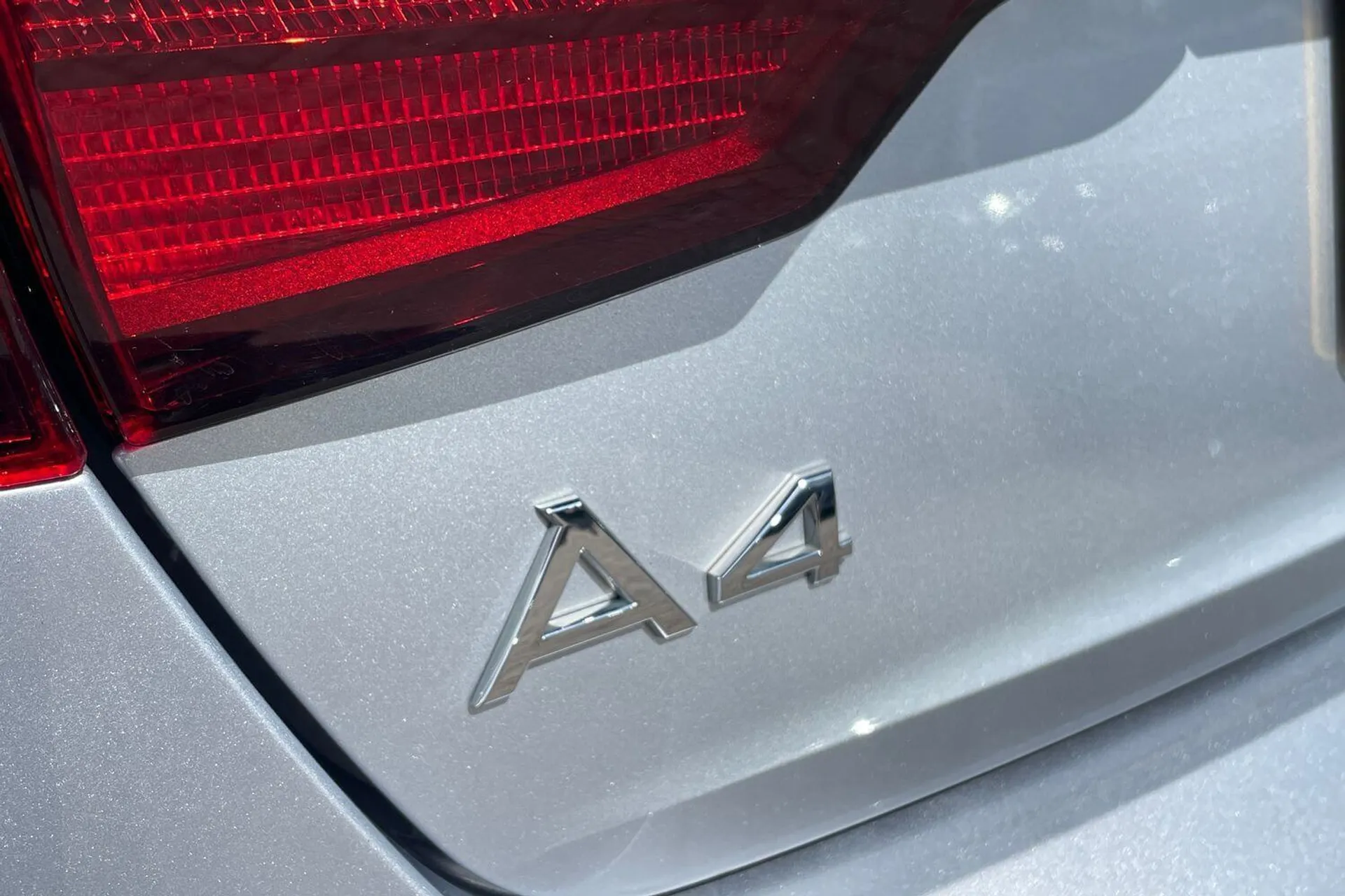 Audi A4 thumbnail image number 54