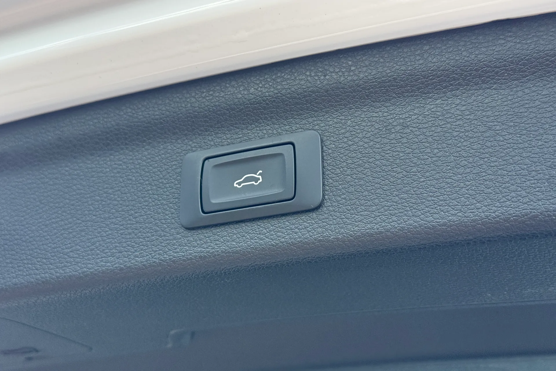 Audi Q3 thumbnail image number 38