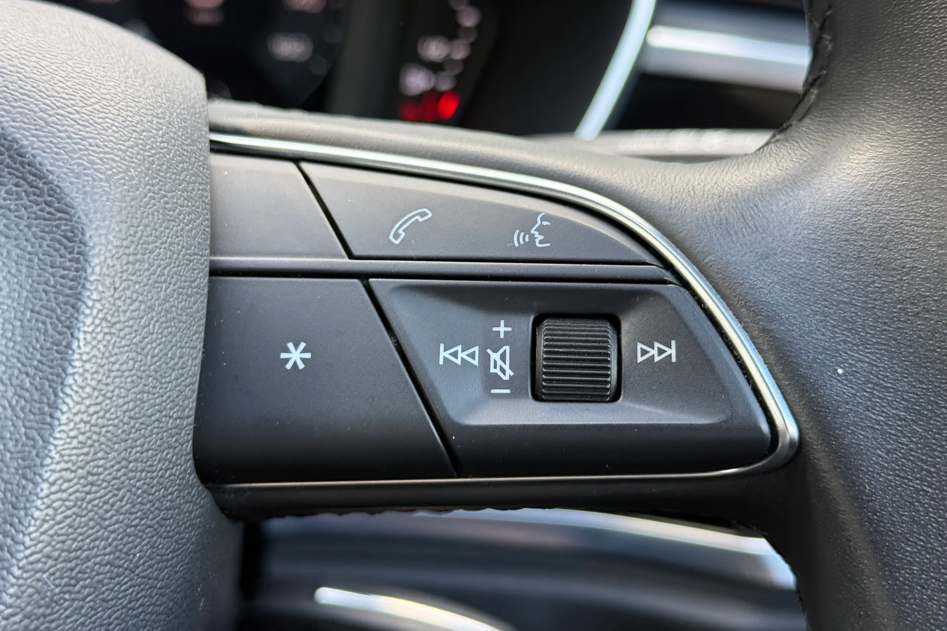 Audi Q3 thumbnail image number 13
