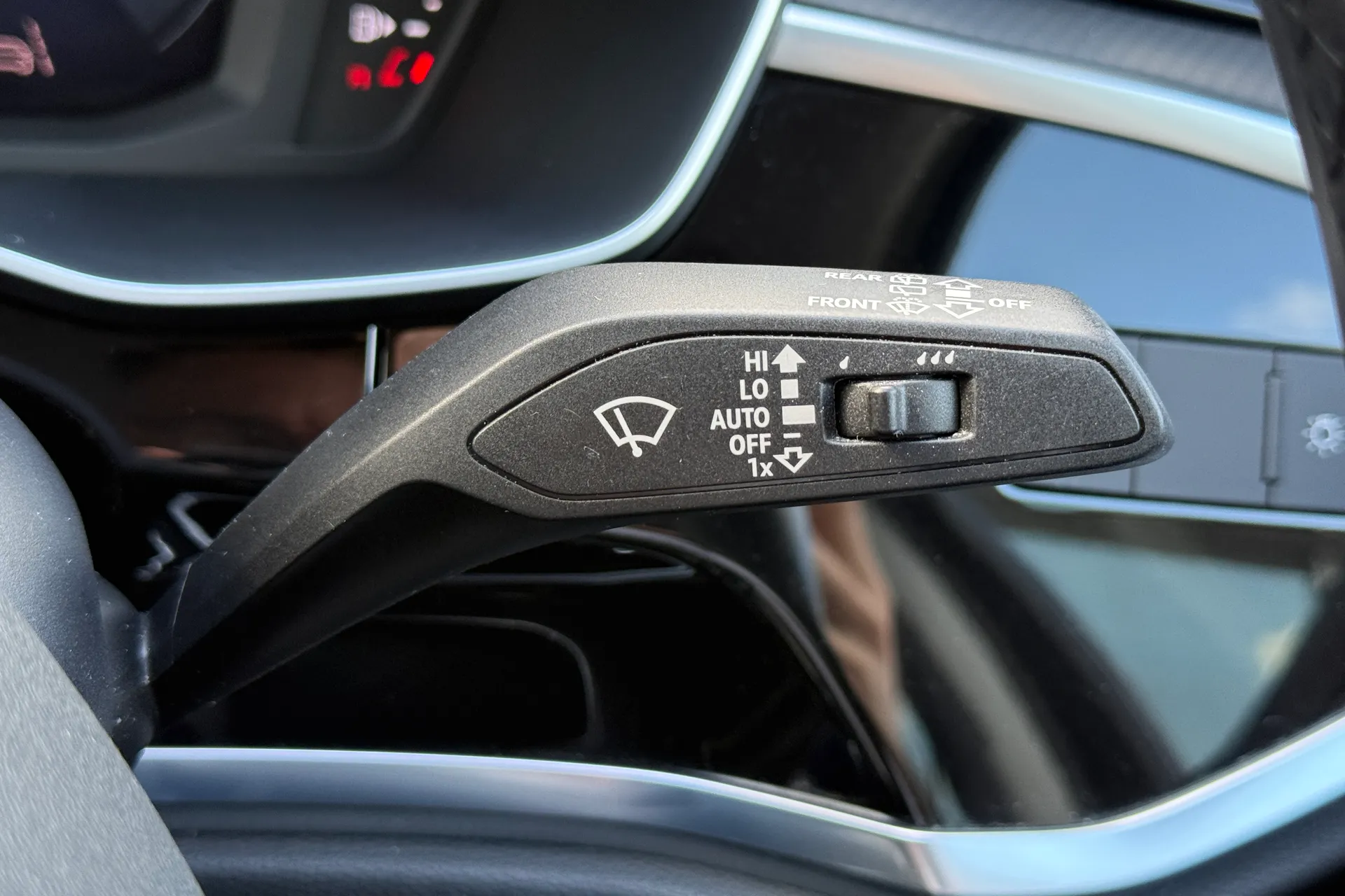 Audi Q3 thumbnail image number 10