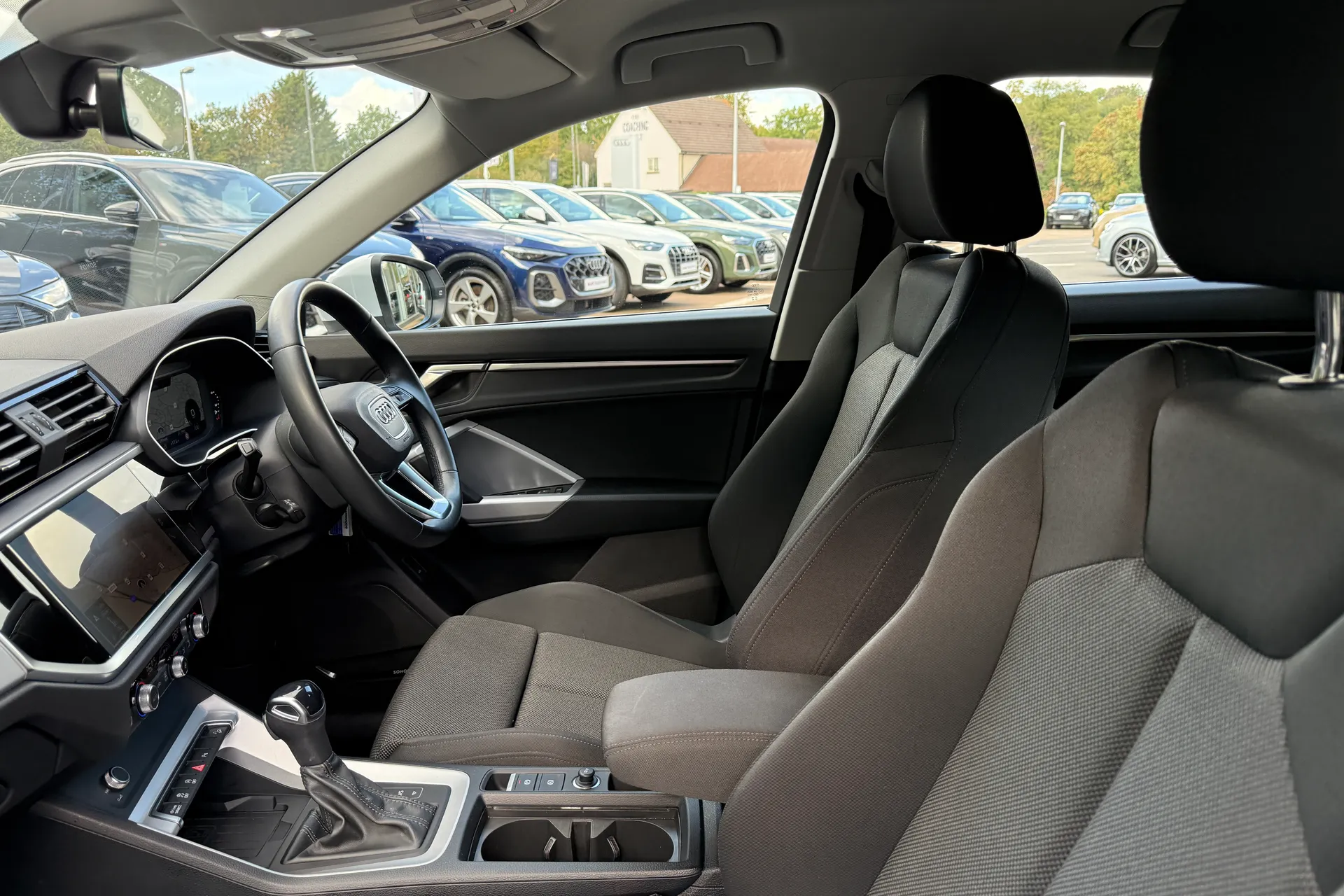 Audi Q3 thumbnail image number 47