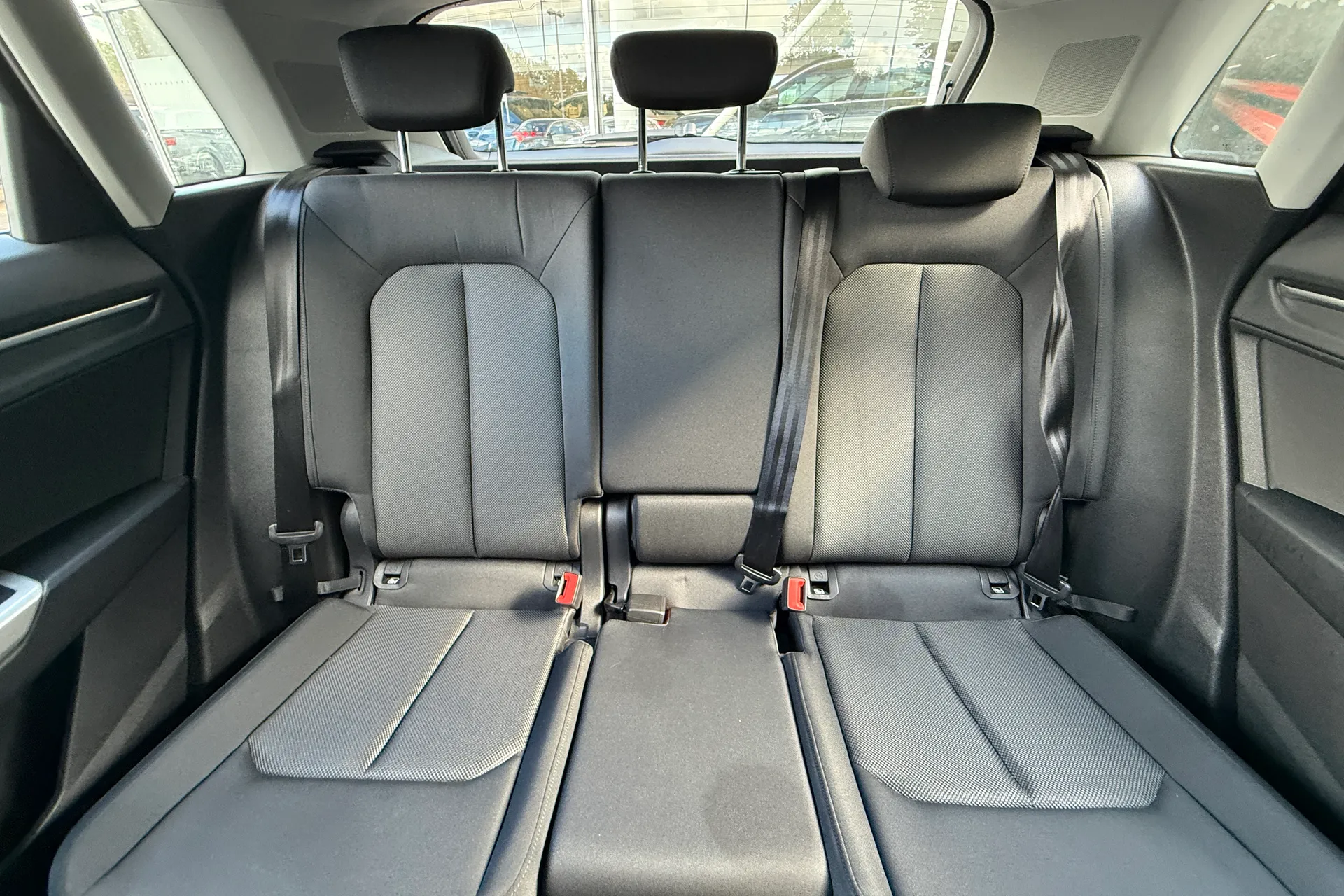 Audi Q3 thumbnail image number 20