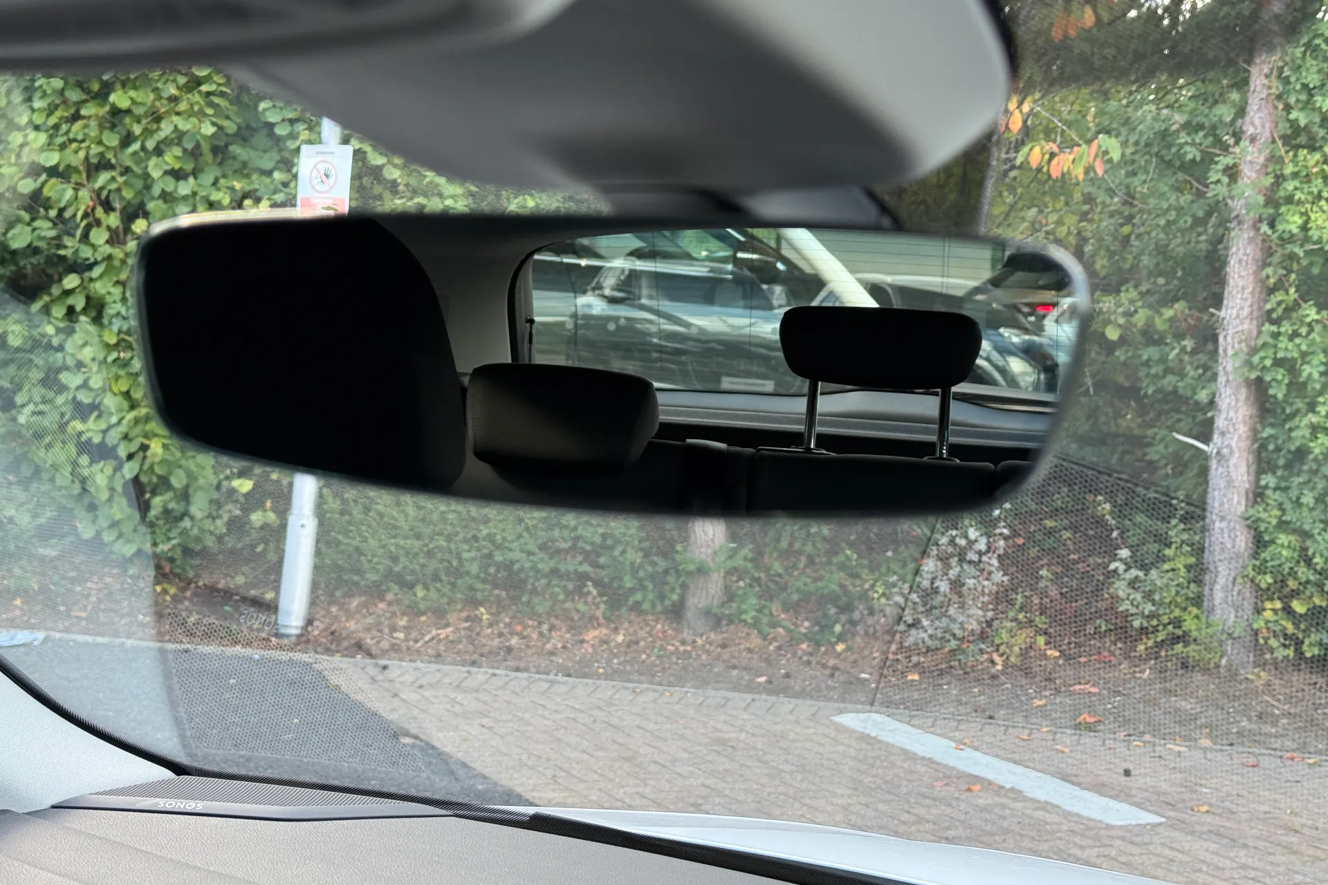 Audi Q3 thumbnail image number 16