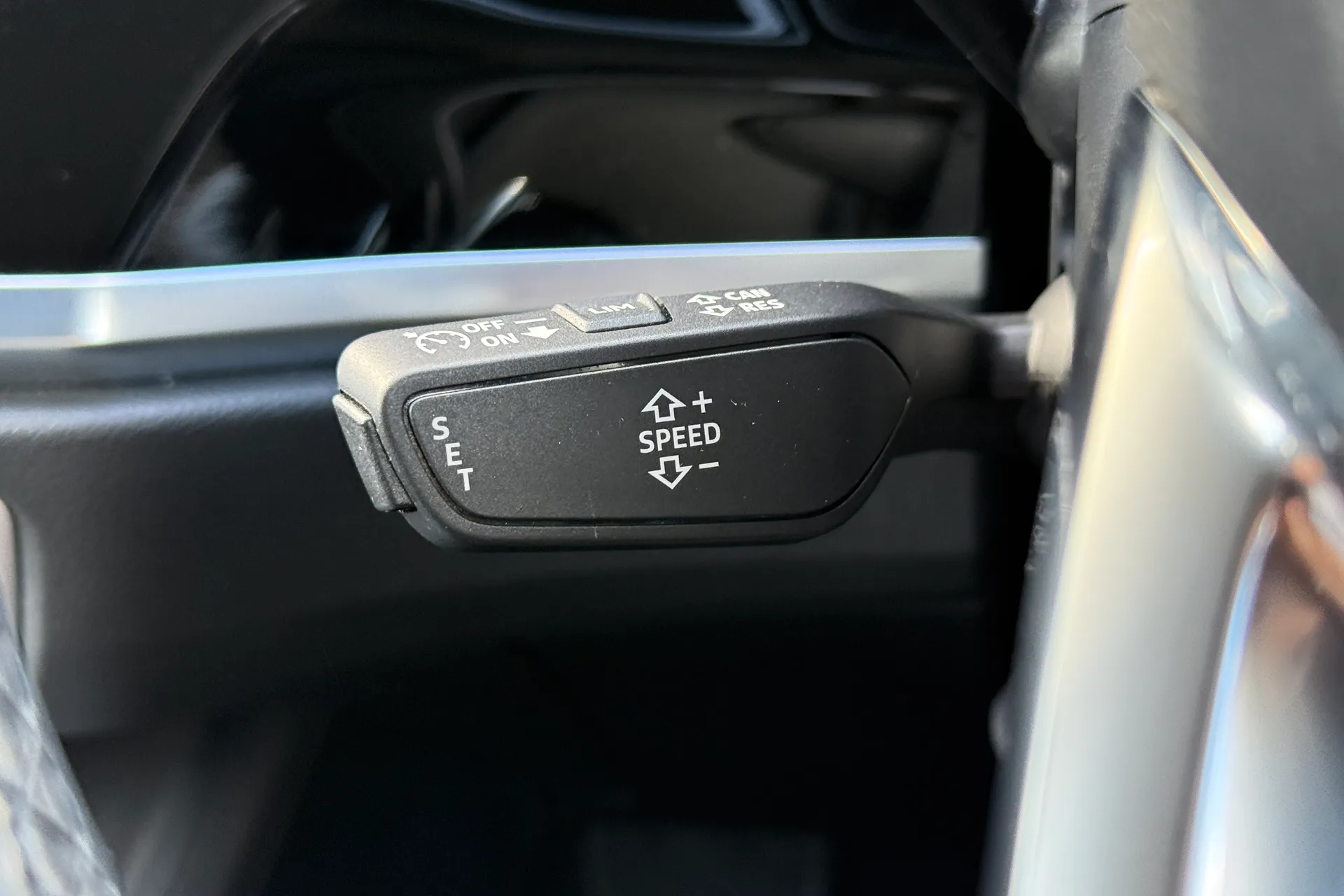 Audi Q3 thumbnail image number 8