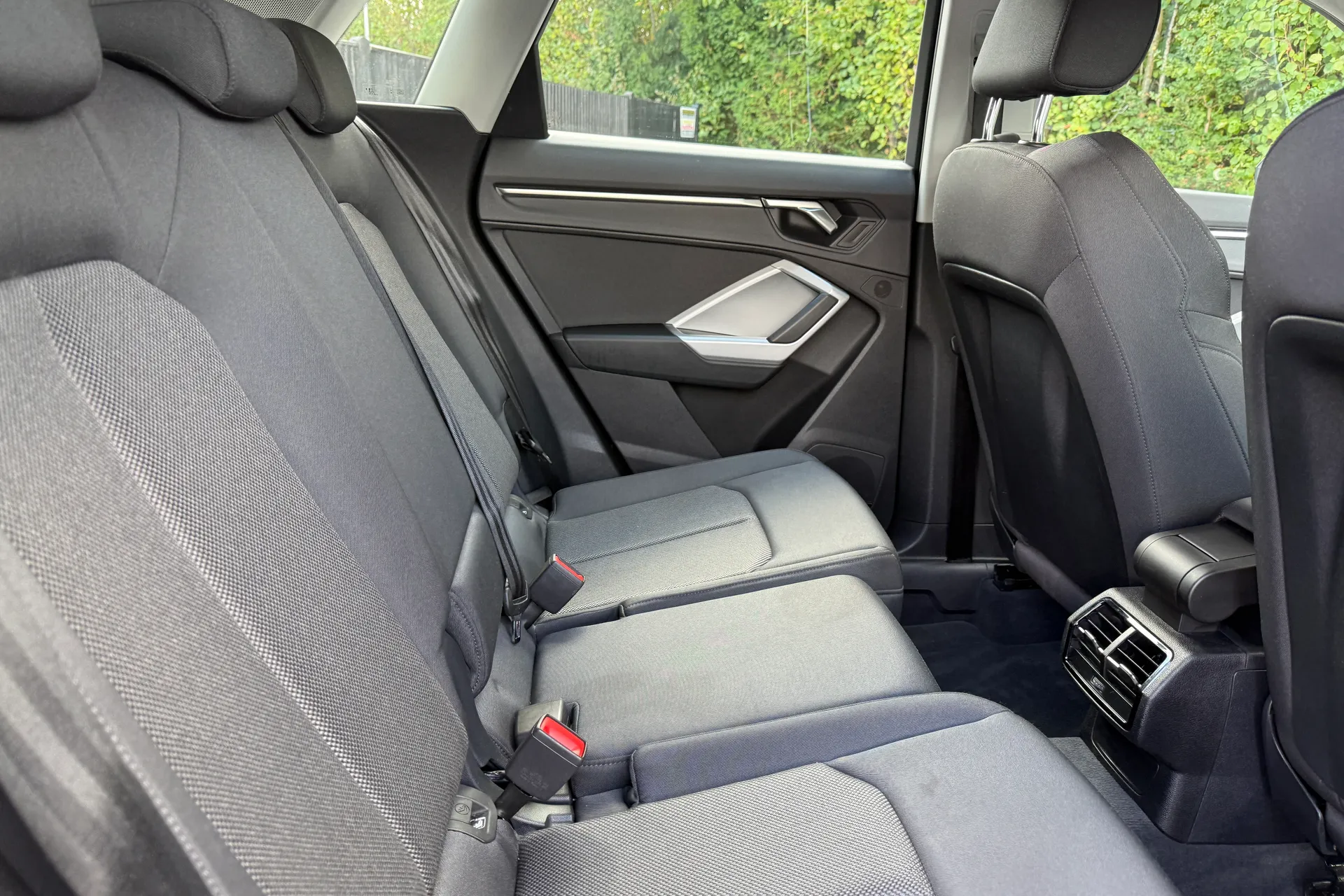 Audi Q3 thumbnail image number 28