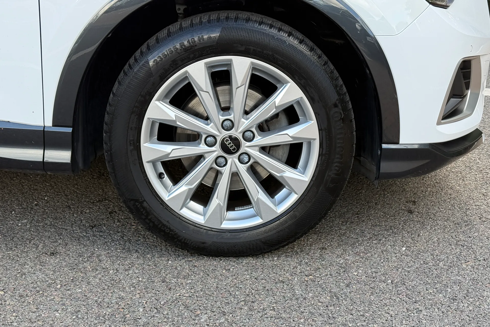 Audi Q3 thumbnail image number 25