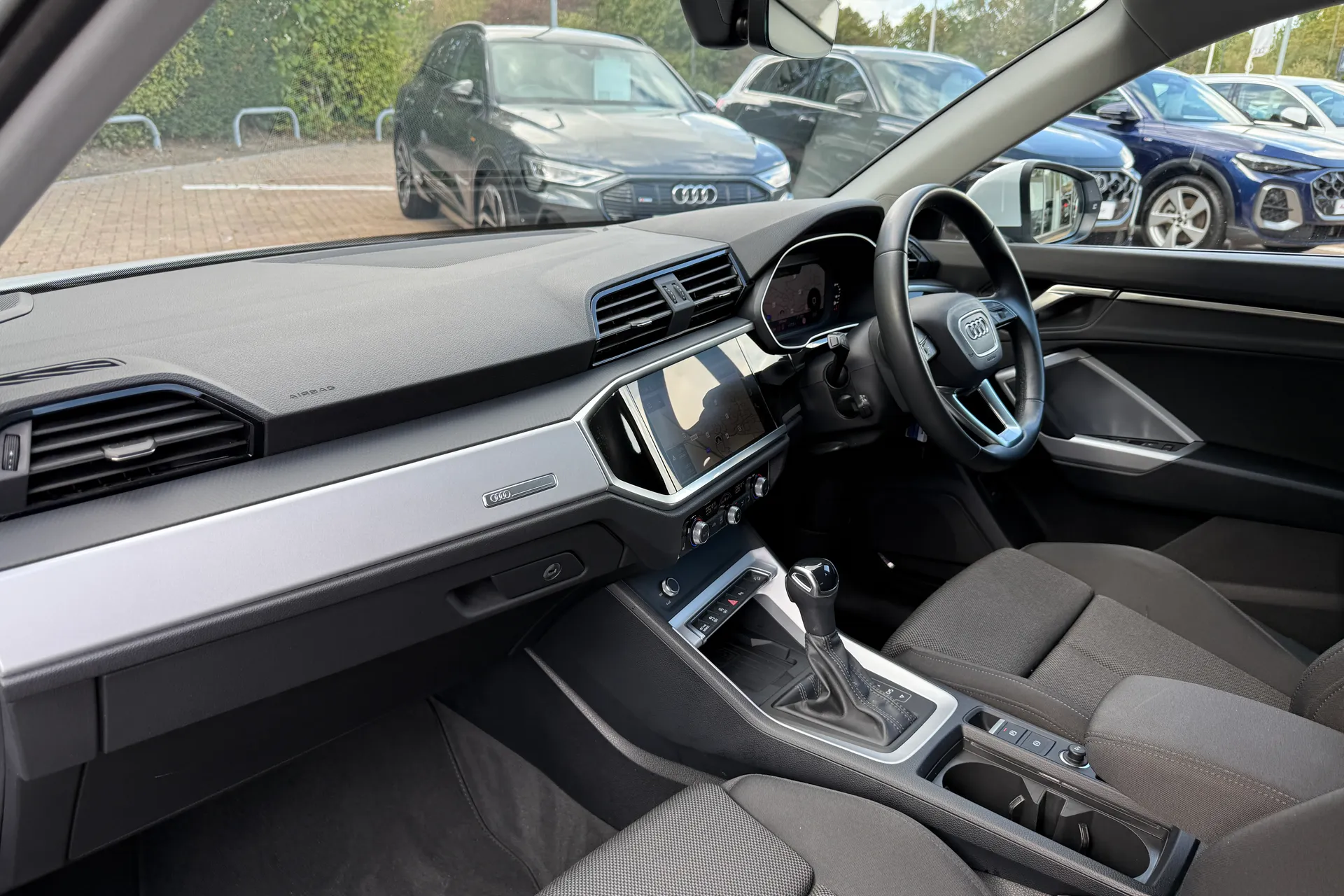 Audi Q3 thumbnail image number 45