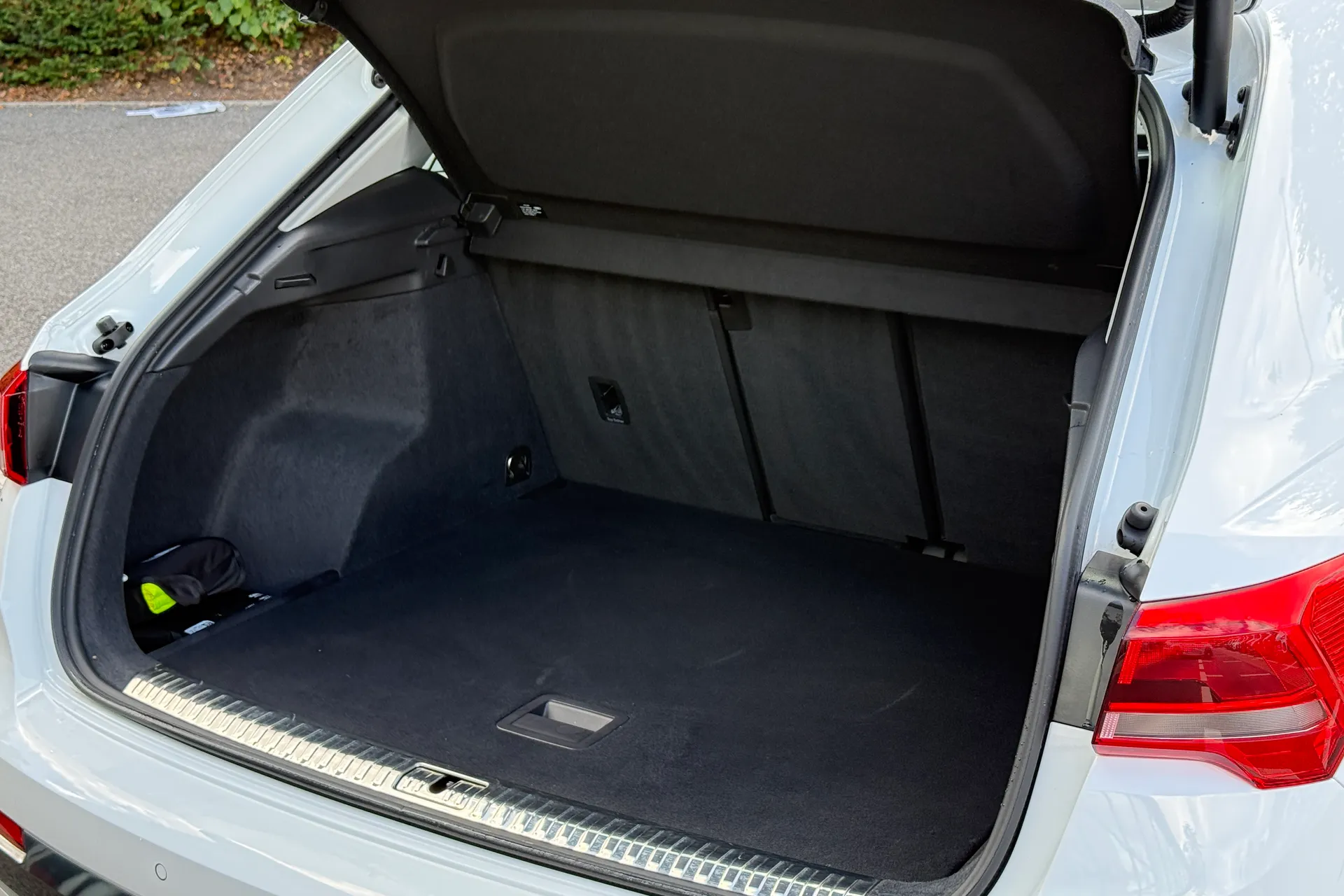 Audi Q3 thumbnail image number 37