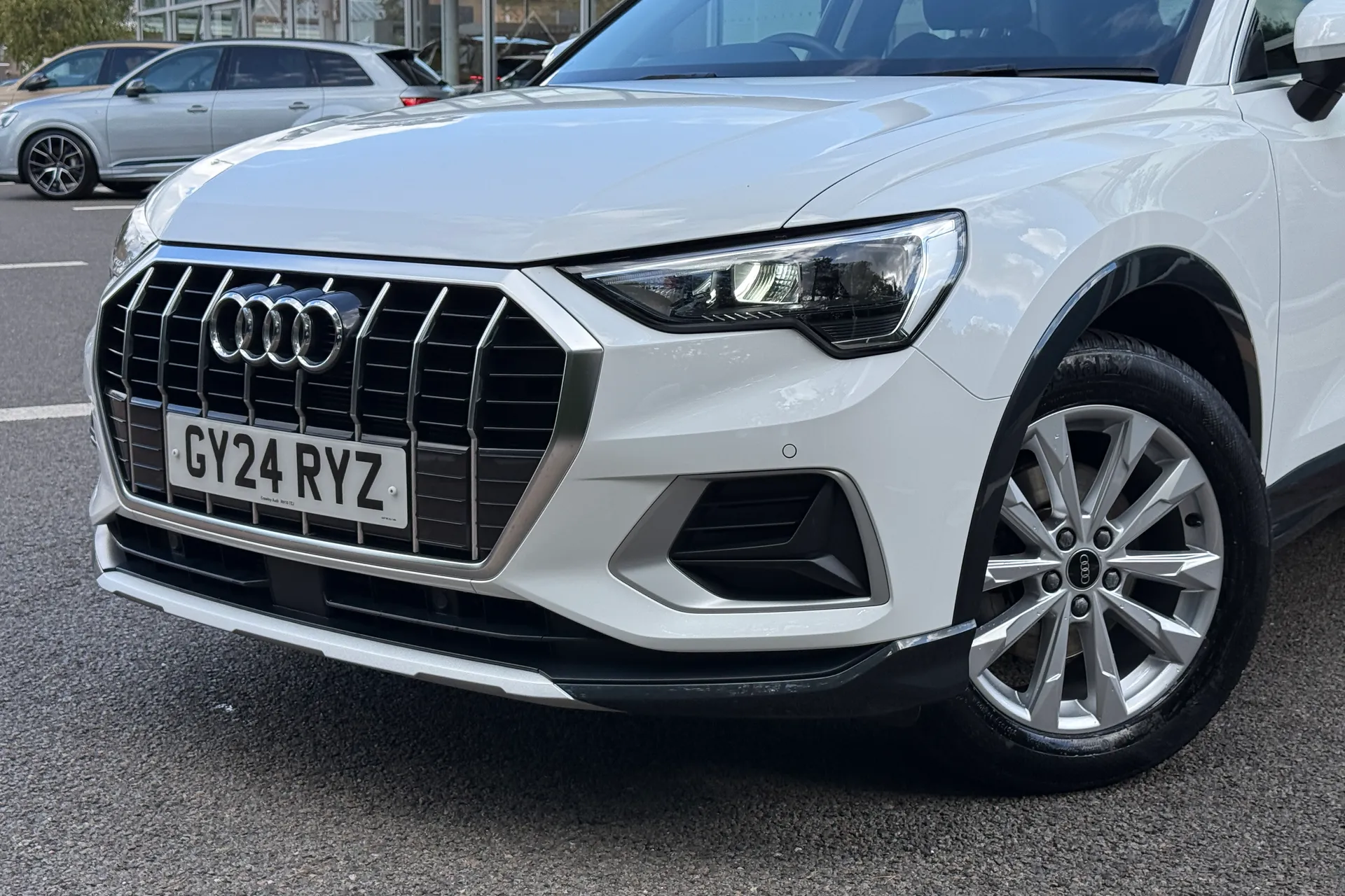 Audi Q3 thumbnail image number 49
