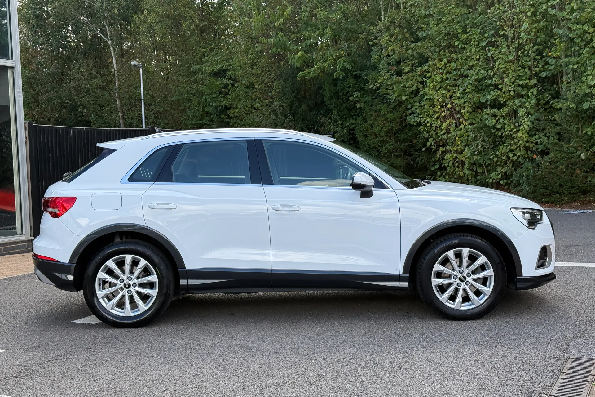 Audi Q3 thumbnail image number 26