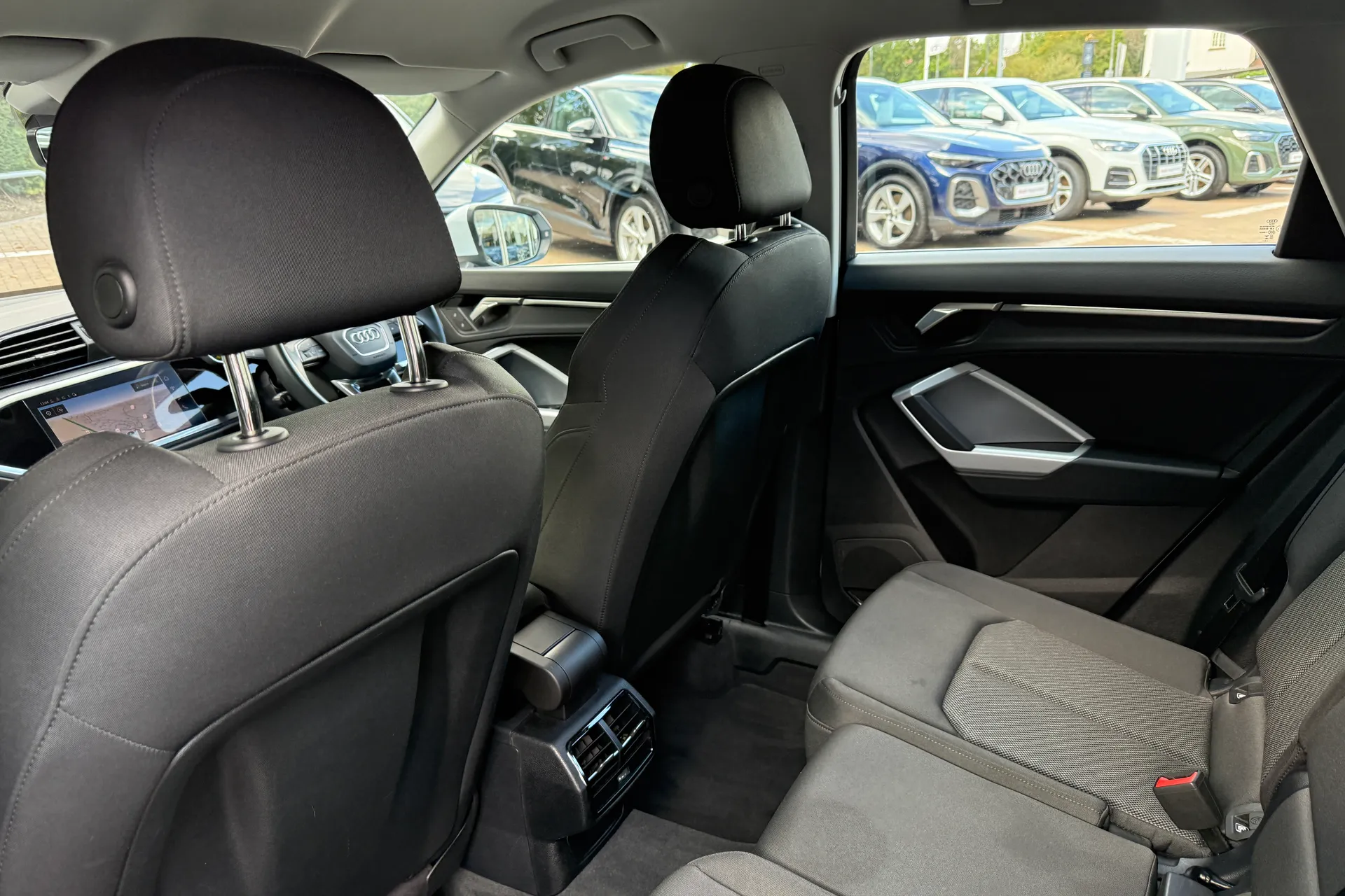 Audi Q3 thumbnail image number 42